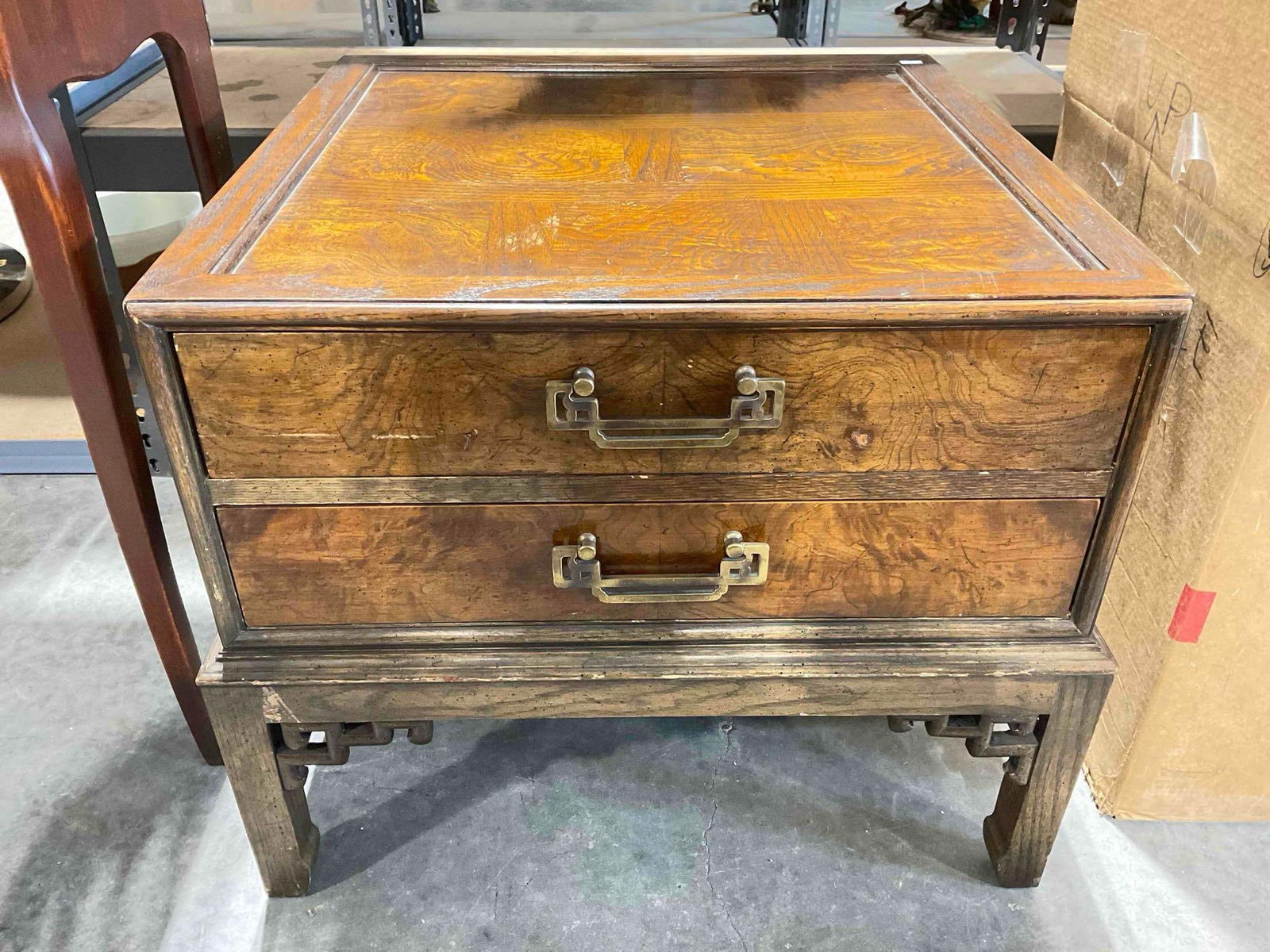 Vintage Hekman Chinoserie Asian Inspired 2-Drawer Nightstand Bedside Table. See pics. (1 of 7)