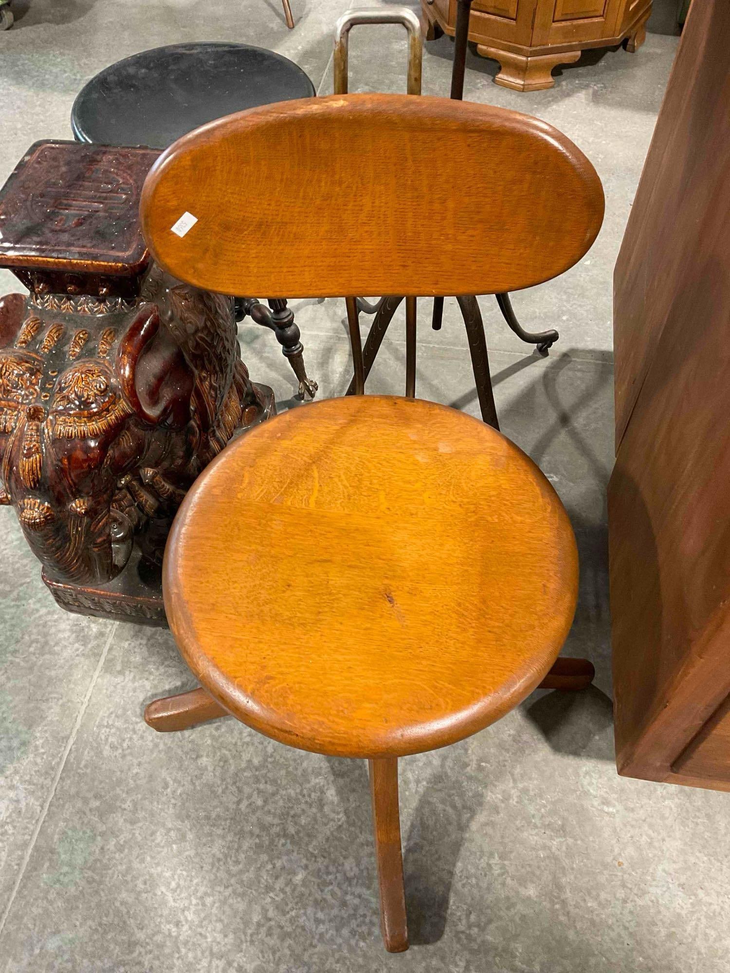 Beautiful Antique Oak Adjustable Industrial Chair. Excellent Condition. See pics. (1 of 5)