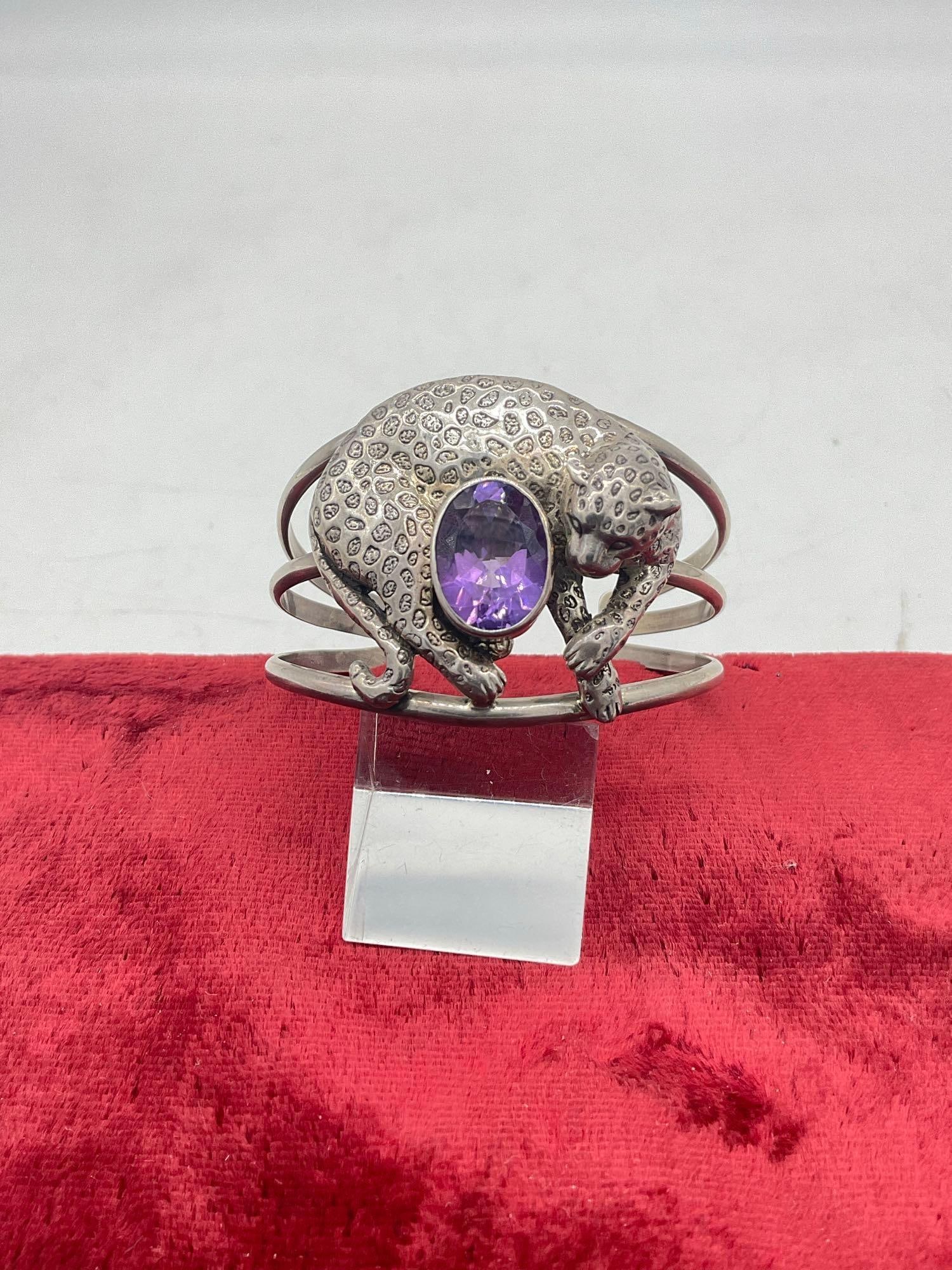 1989 Carol Felley SW sterling silver cuff w/ spotted leopard motif & amethyst setting: approx 45 grams JC-5320