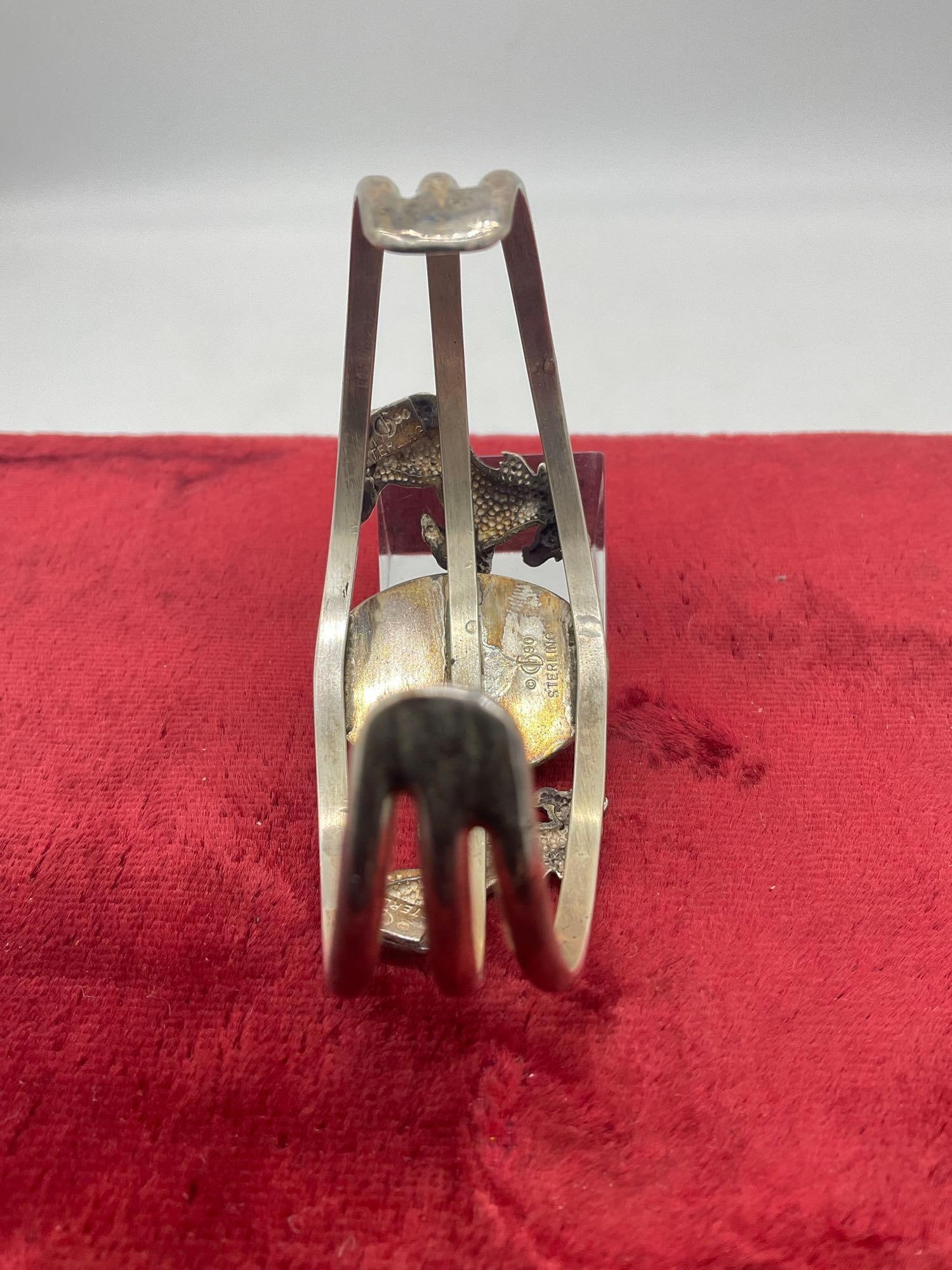 Vintage 1990 Carol Felley Native American sterling silver prancing mare bracelet w/ onyx - 4