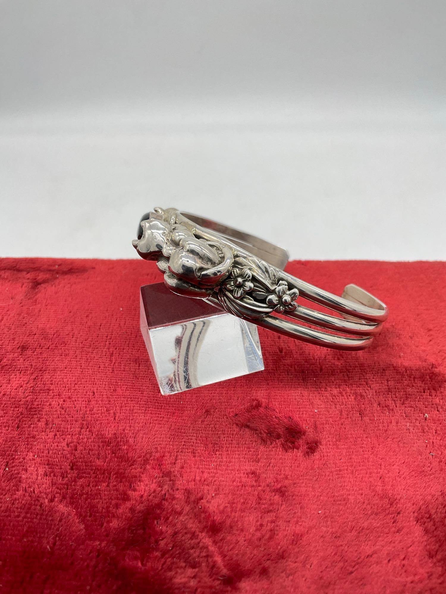 Vintage sterling silver Carol Felley unmarked Cat & Mouse onyx bracelet in N.A. SW styling - 3