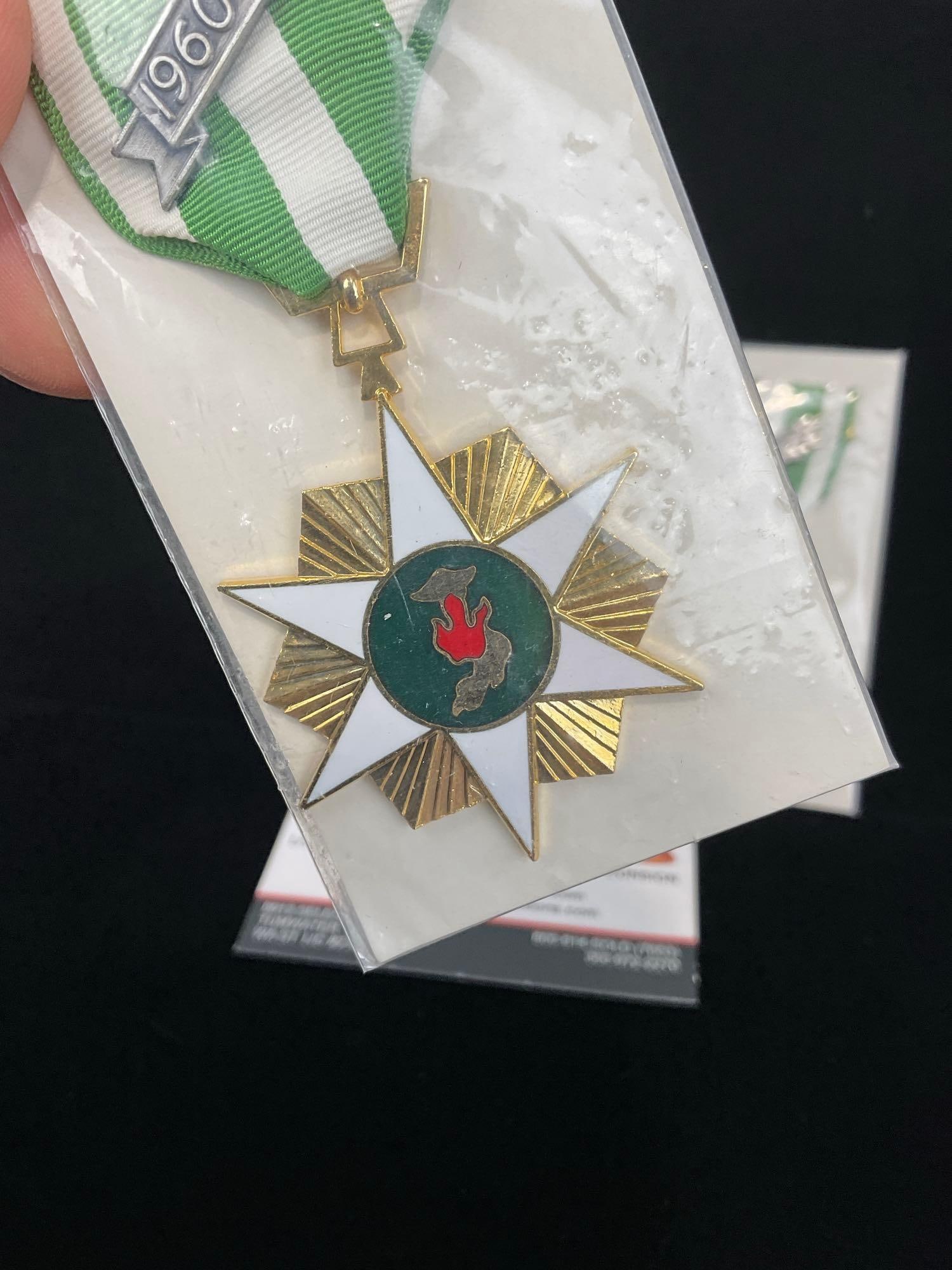 3 Republic of Vietnam (South Vietnam) Campaign Medals, Green/White Ribbon, Brass & Enamel - 2