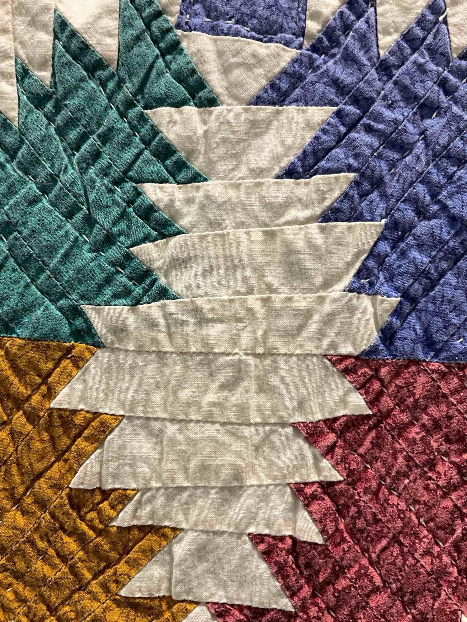 Vintage Hand Quilted Colorful Bedspread Blanket w/ "Pineapple" Pattern. Very Good Condition. - 5