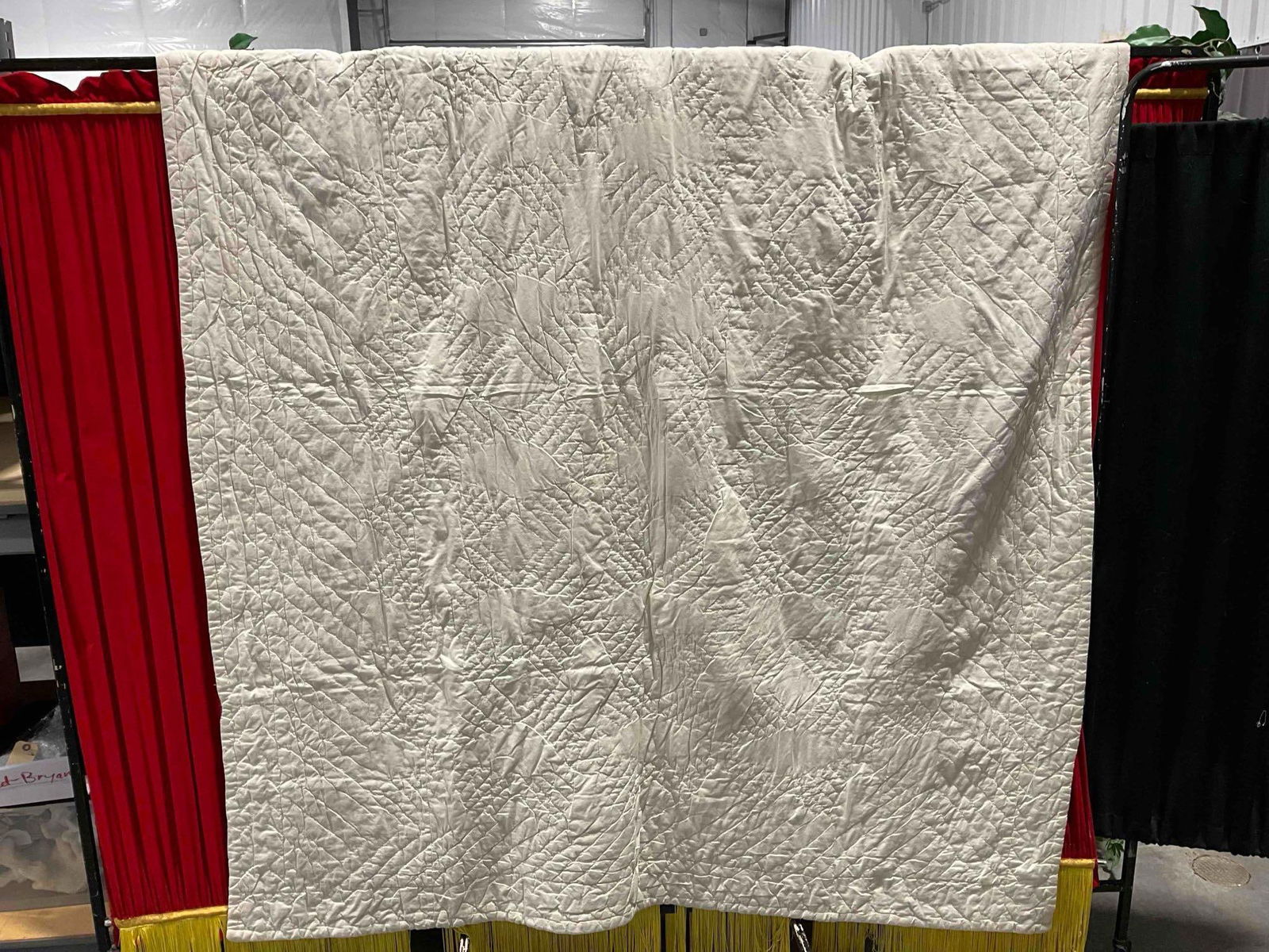 Vintage Hand Quilted Colorful Bedspread Blanket w/ "Pineapple" Pattern. Very Good Condition. - 6