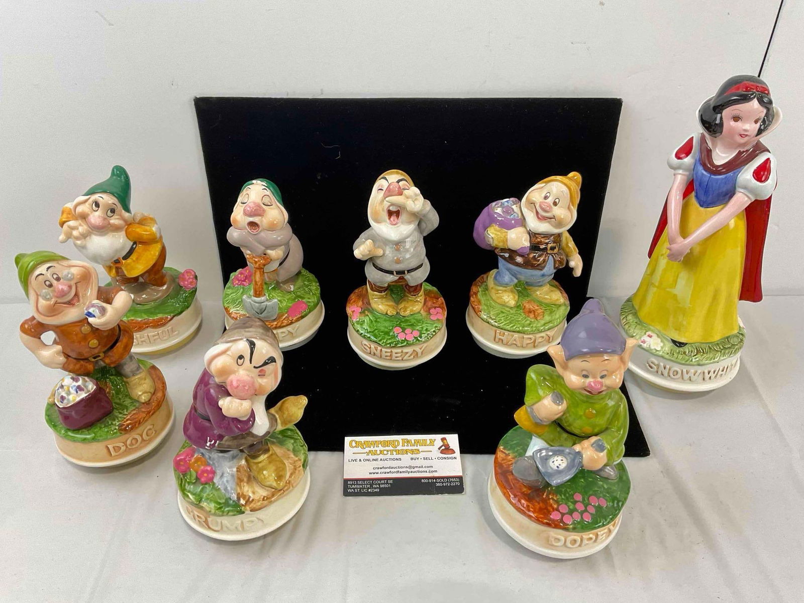 8 pcs Vintage Disney's 50th Anniversary of Snow White Schmidt Ceramic Figural Music Boxes. (1 of 13)