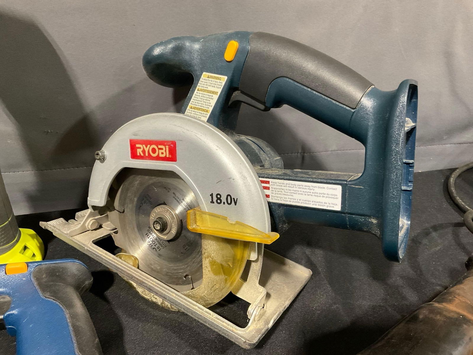 3 Ryobi Tools, Screwdriver, Rec Saw, Saw & Battery, Skil Angle Grinder & Makita Recipro Saw JR3000V - 2