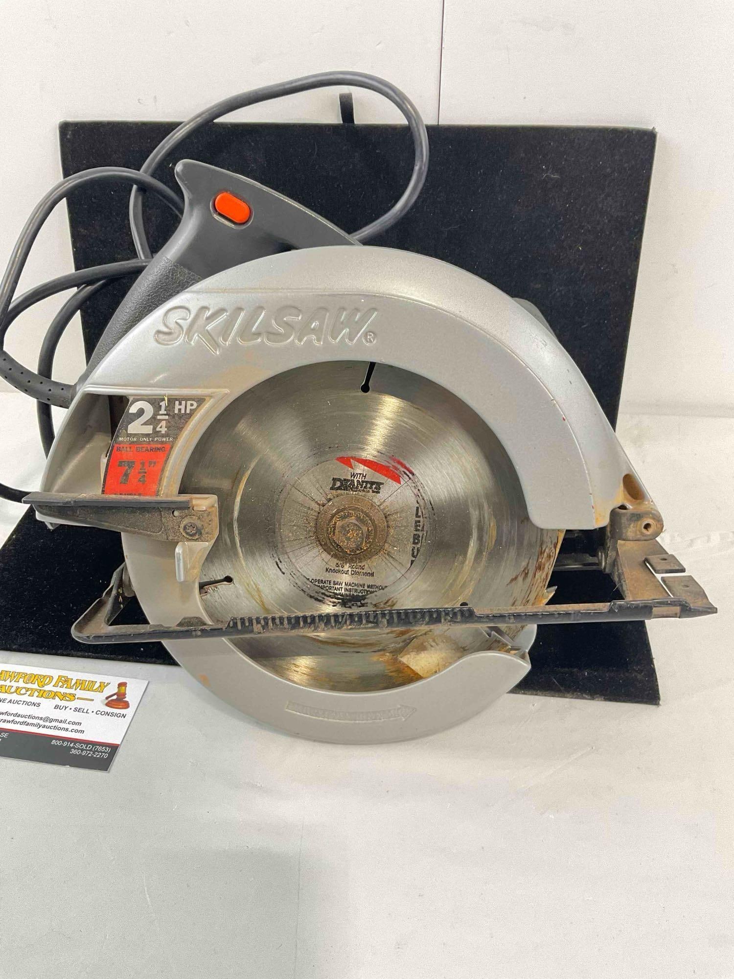 Skilsaw 7.25" Circular Saw Model 5250. Tested, Works. Very Good Condition. See pics. - 2