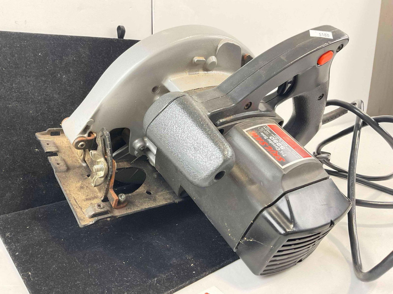 Skilsaw 7.25" Circular Saw Model 5250. Tested, Works. Very Good Condition. See pics. - 6