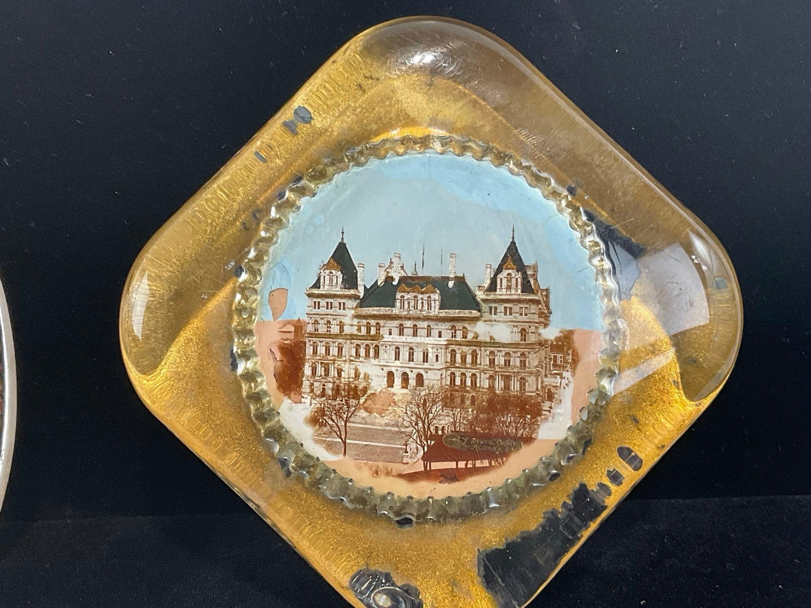 Pair of Glass Paperweight Souvenirs, White House of the Confederacy & Albany, NY Capitol Building - 3