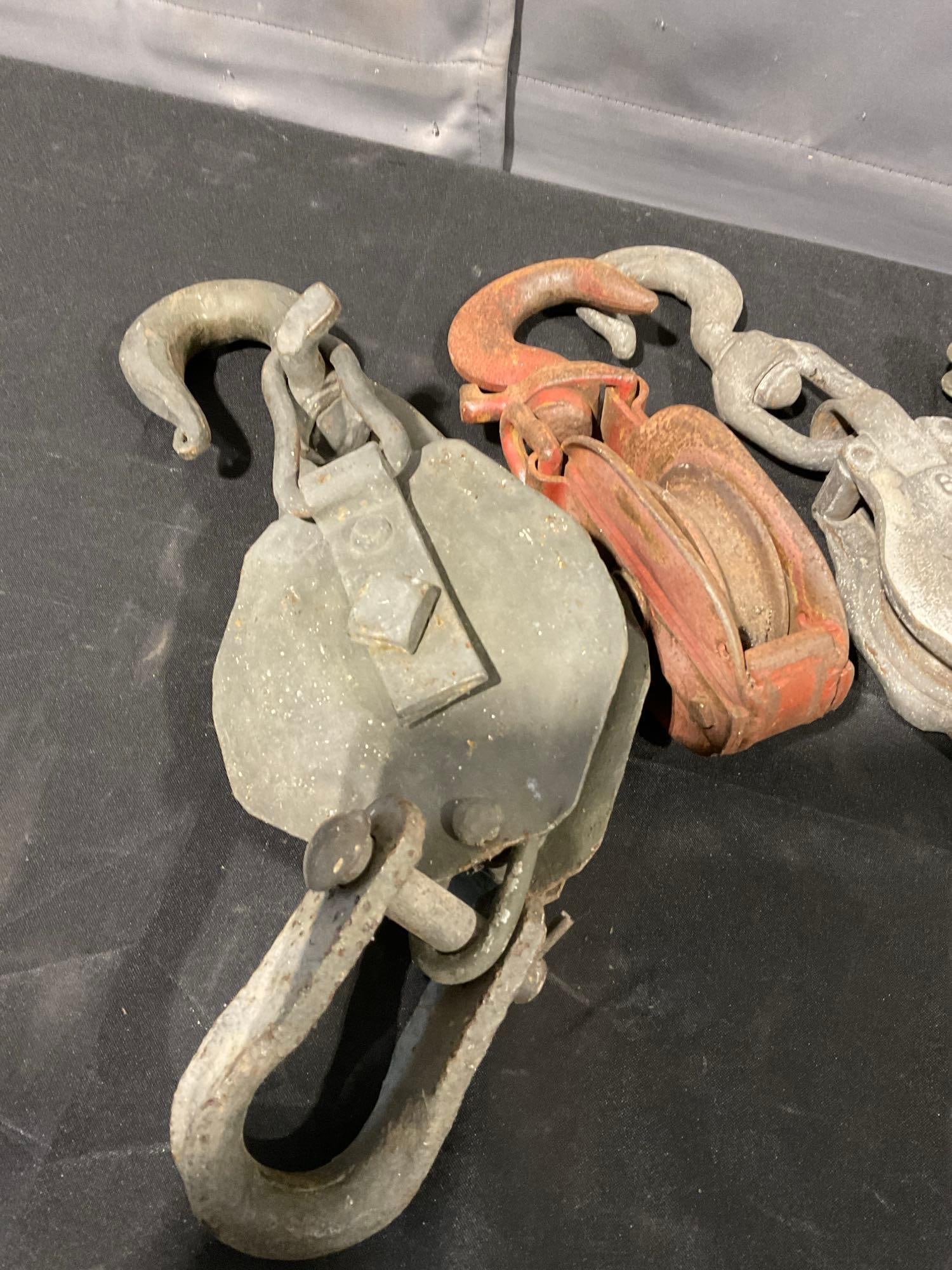 4 Vintage Heavy Duty Pulleys Block & Tackle, Cast Iron, some wear can be seen - 3