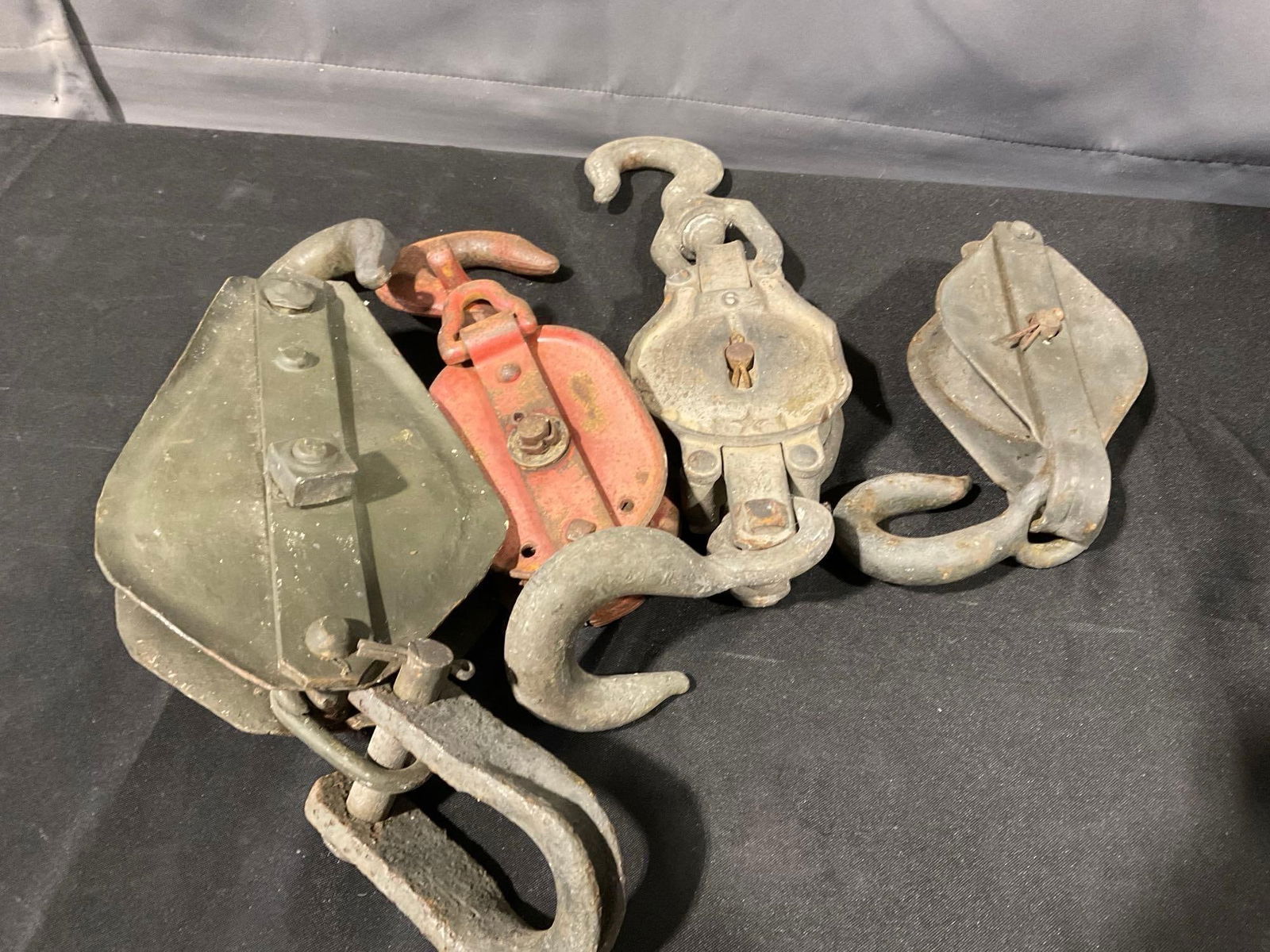 4 Vintage Heavy Duty Pulleys Block & Tackle, Cast Iron, some wear can be seen - 4