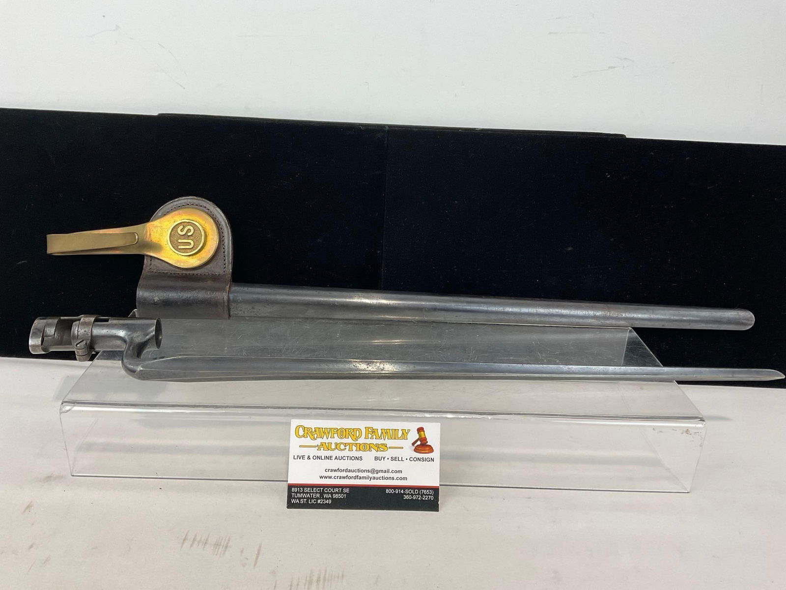 US Model 1873 Springfield Bayonet w/Scabbard & Leather Belt Hanger, 25h x 6w x 4d in, 17 inch blade: Appears to be in good shape, especially for the age of the piece. The piece measures approx 25h x 6w x 4d inches. See pics. E-5360 