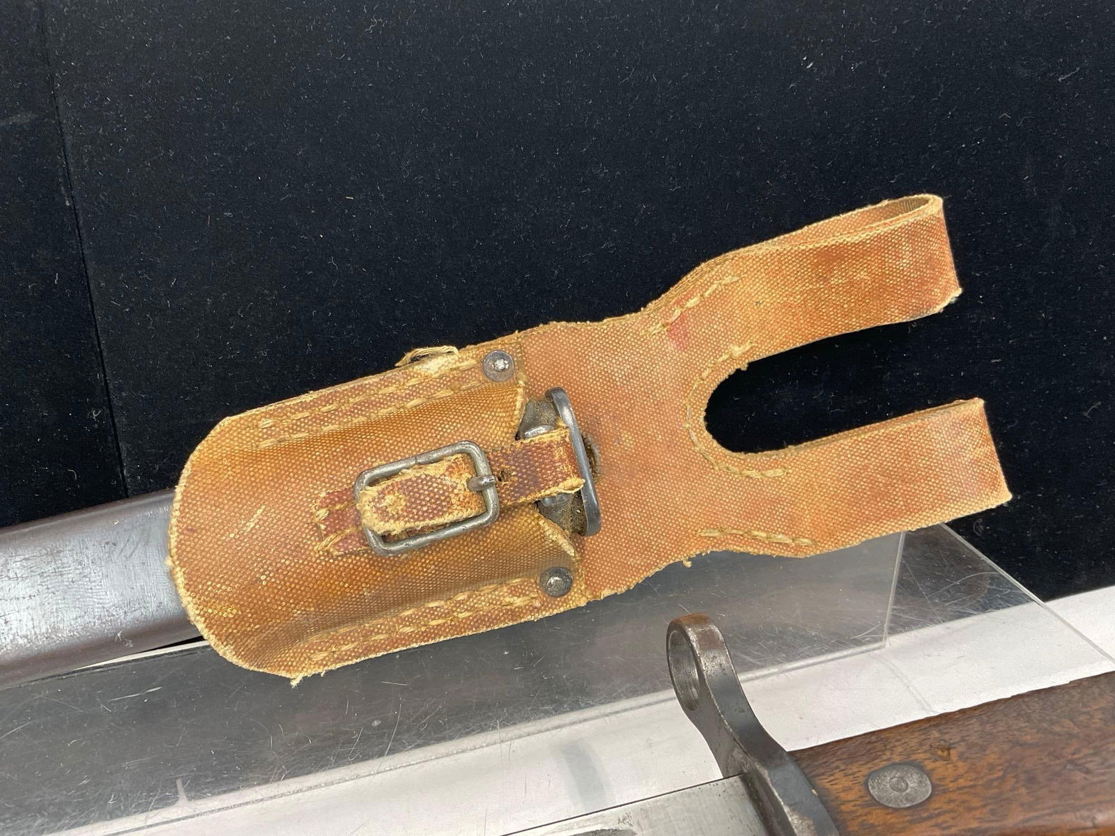 WWII Era Arisaka Japanese Bayonet 15.5 inch blade, w/steel scabbard & Leather belt Hanger - 3