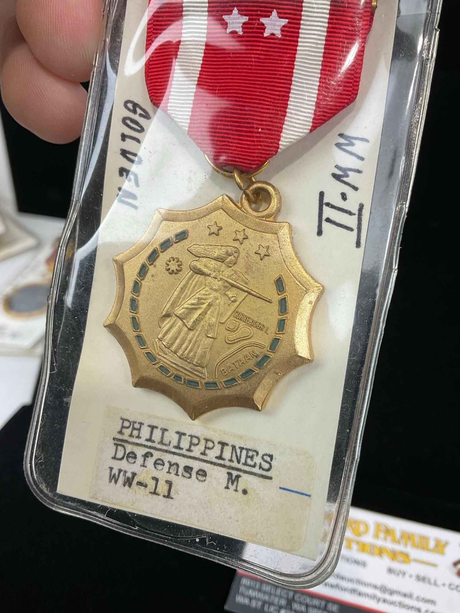 2 Philippine Medals, Liberation 1944 & WW2 Defense, & Malaysia General Service Medal, Silver (?) - 4