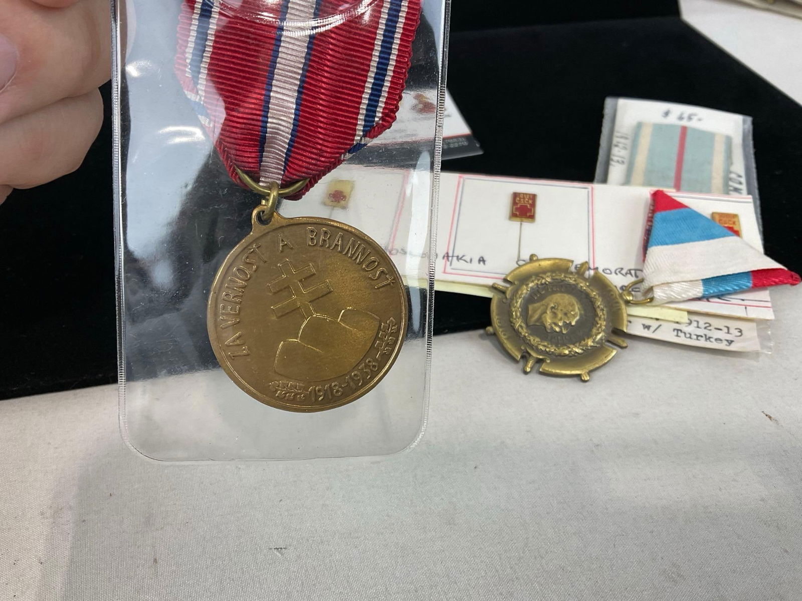 3 Medals & 3 Pins, Greece 1912-13 War w/ Turkey, Czechslo. Commem. 1918-38 & Serbian Comm. WW1 1920 - 7