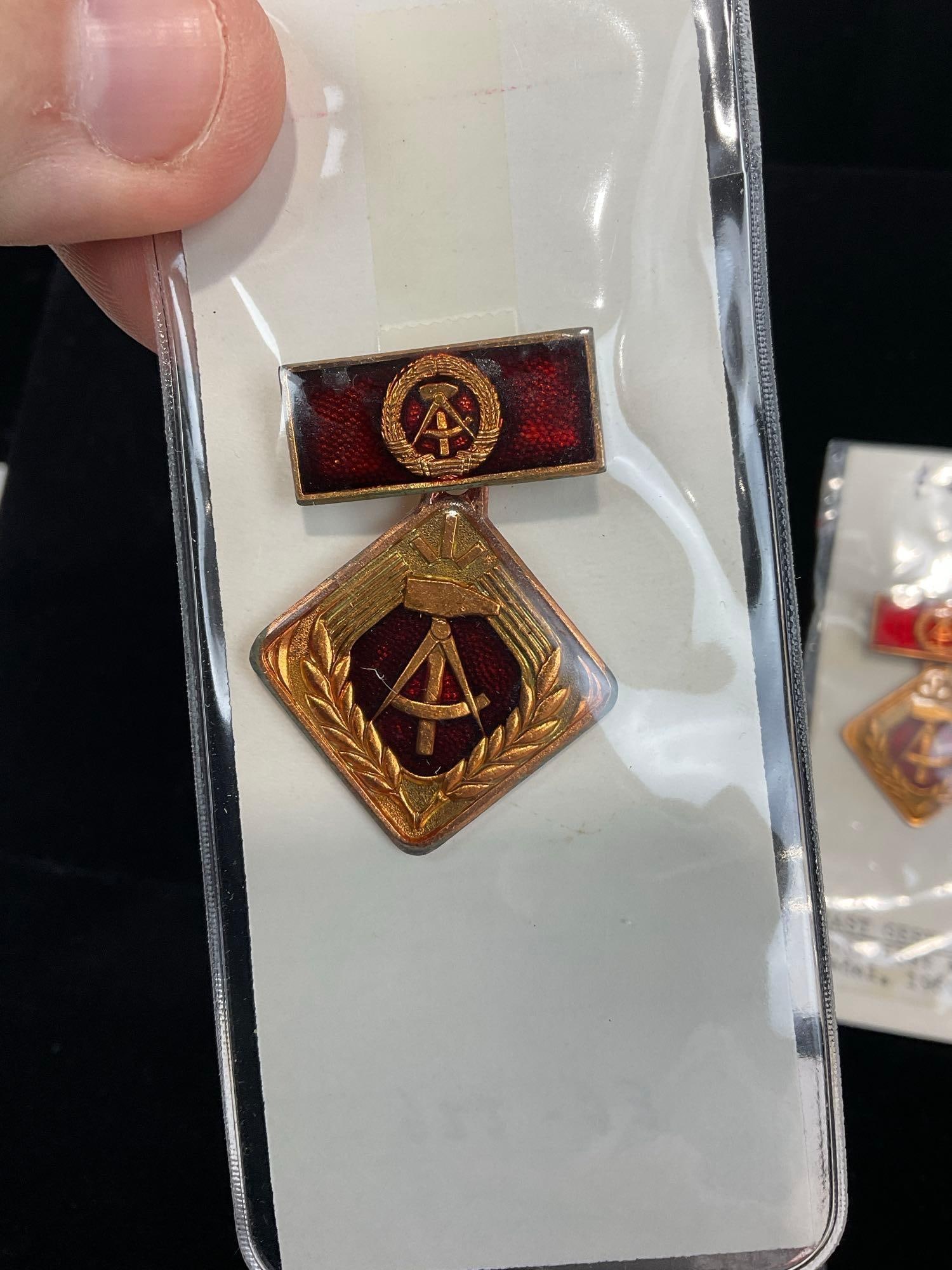 3 DDR East German Medals, Honor Title Activist of Socialist Work 1960s-1970, Enamel & Bronze - 3