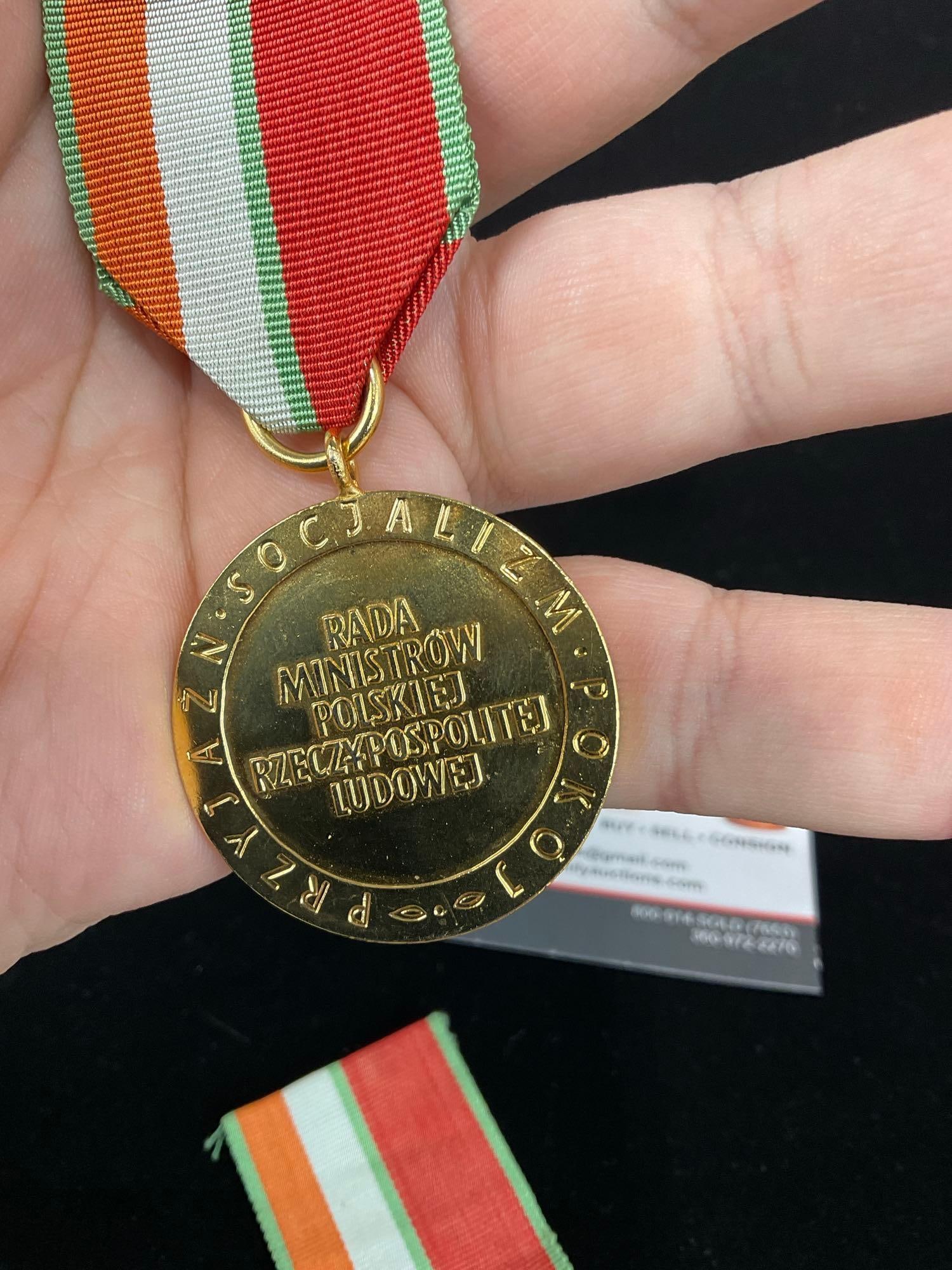 Pair of Polish 1960s Guard of Peace Medals, Gold (?) & Copper - 5