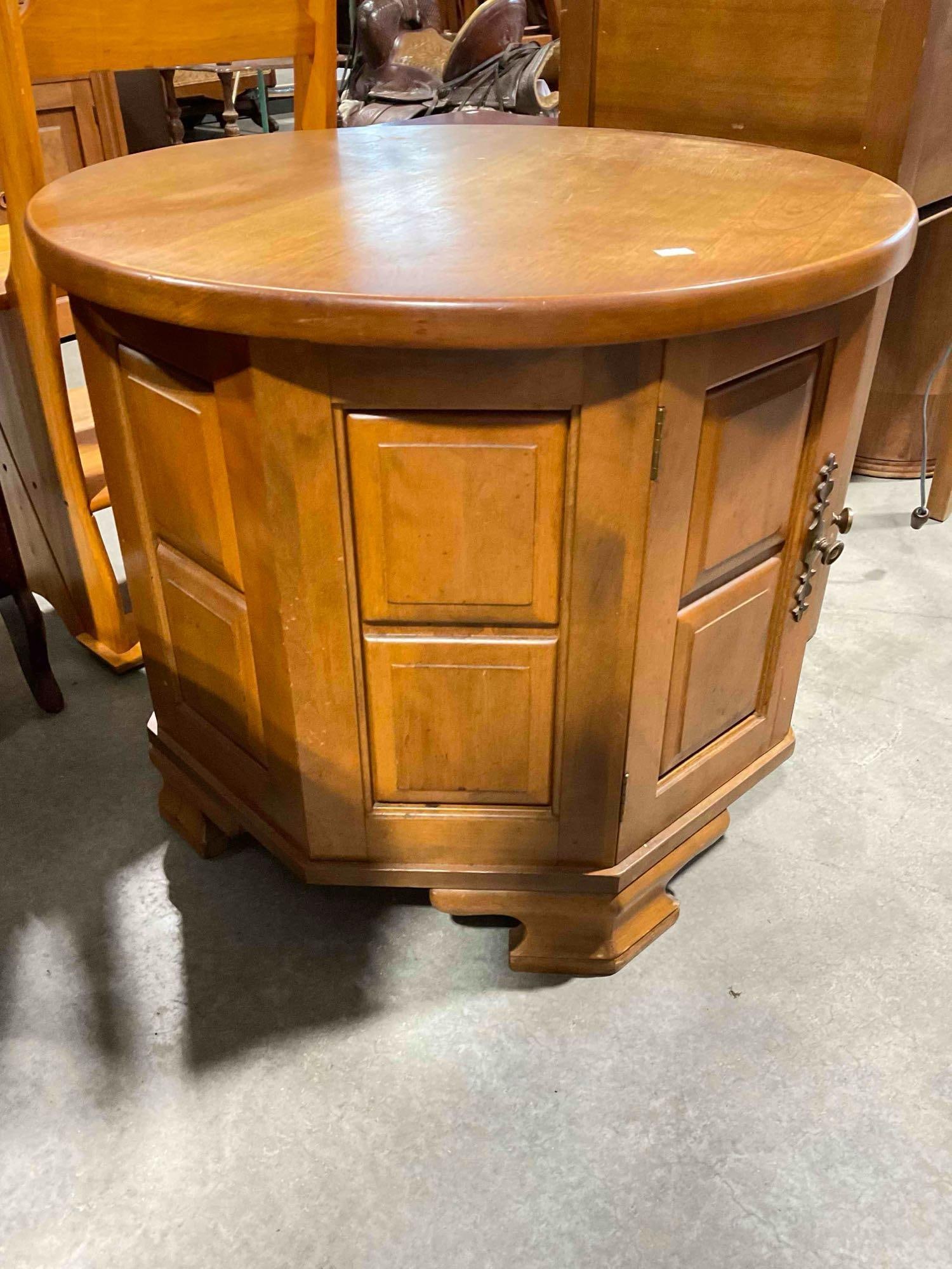 Vintage Octagonal Wood Side Table w/ Round Top & Storage Beneath. Very Good Condition. - 2