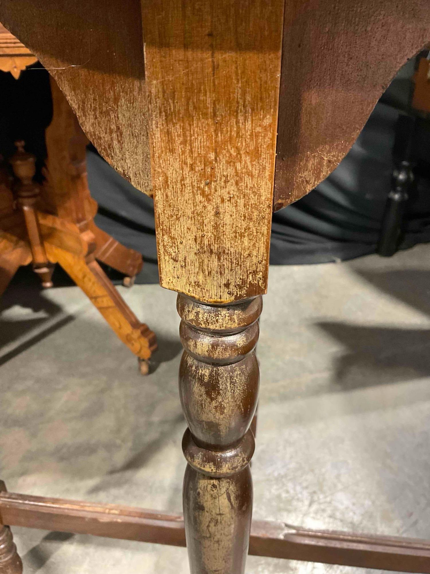 Antique Walnut? Wooden Side Table w/ Scalloped Top & Fluted Legs. Good Condition. See pics. - 6