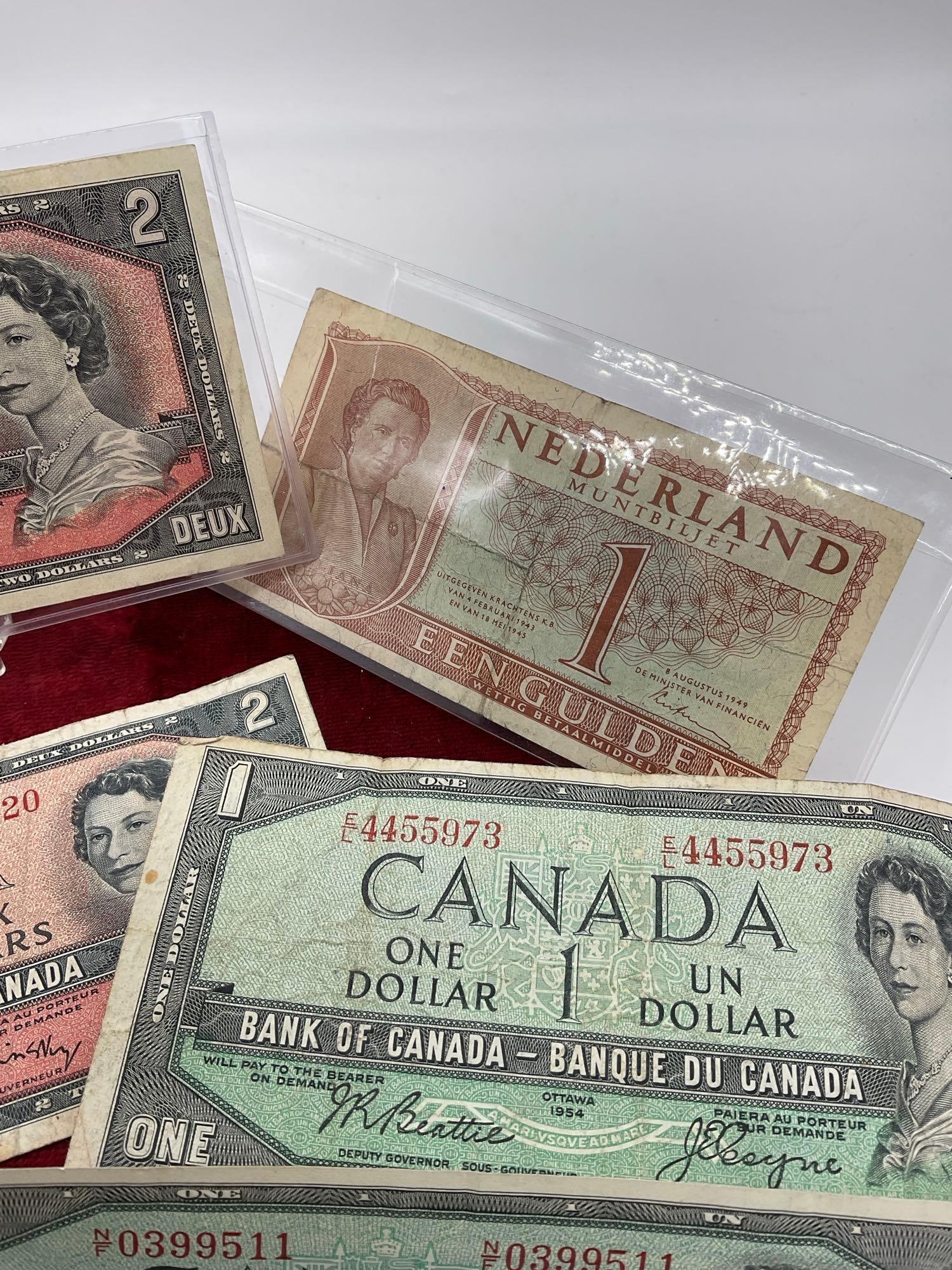 Vintage Canadian Currency 2x 1954 $1 dollar , 2x 1954 $ 2 dollars, 1x 1973 Poss Unc $1 dollar - 5