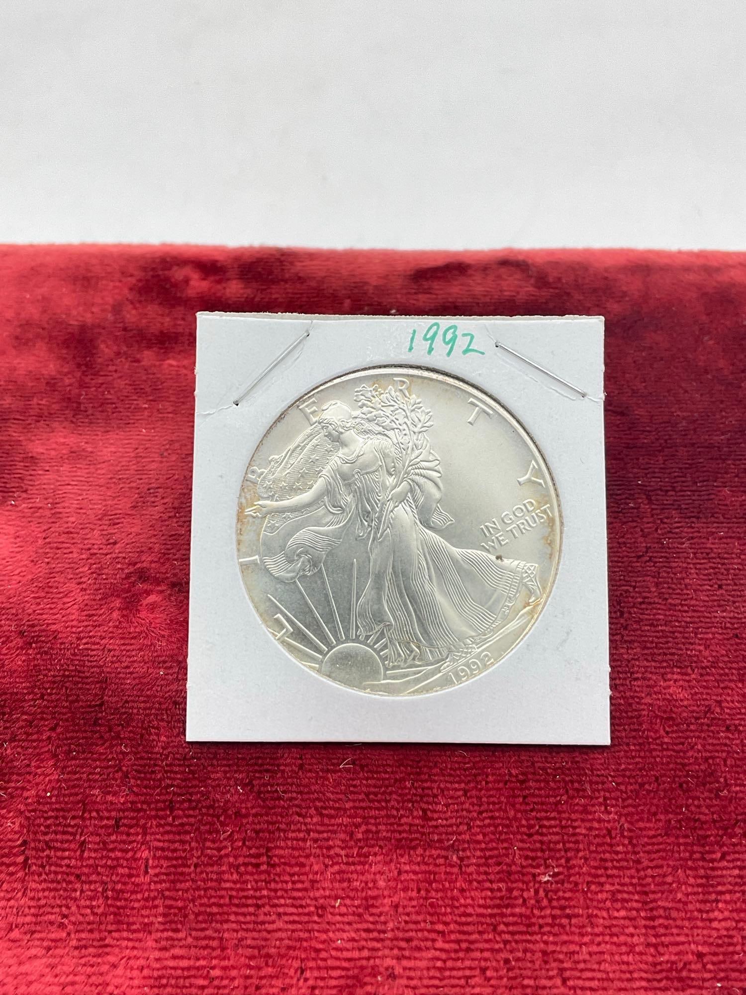 1992 US Mint American .999 1 oz Silver Eagle Coin (1 of 2)