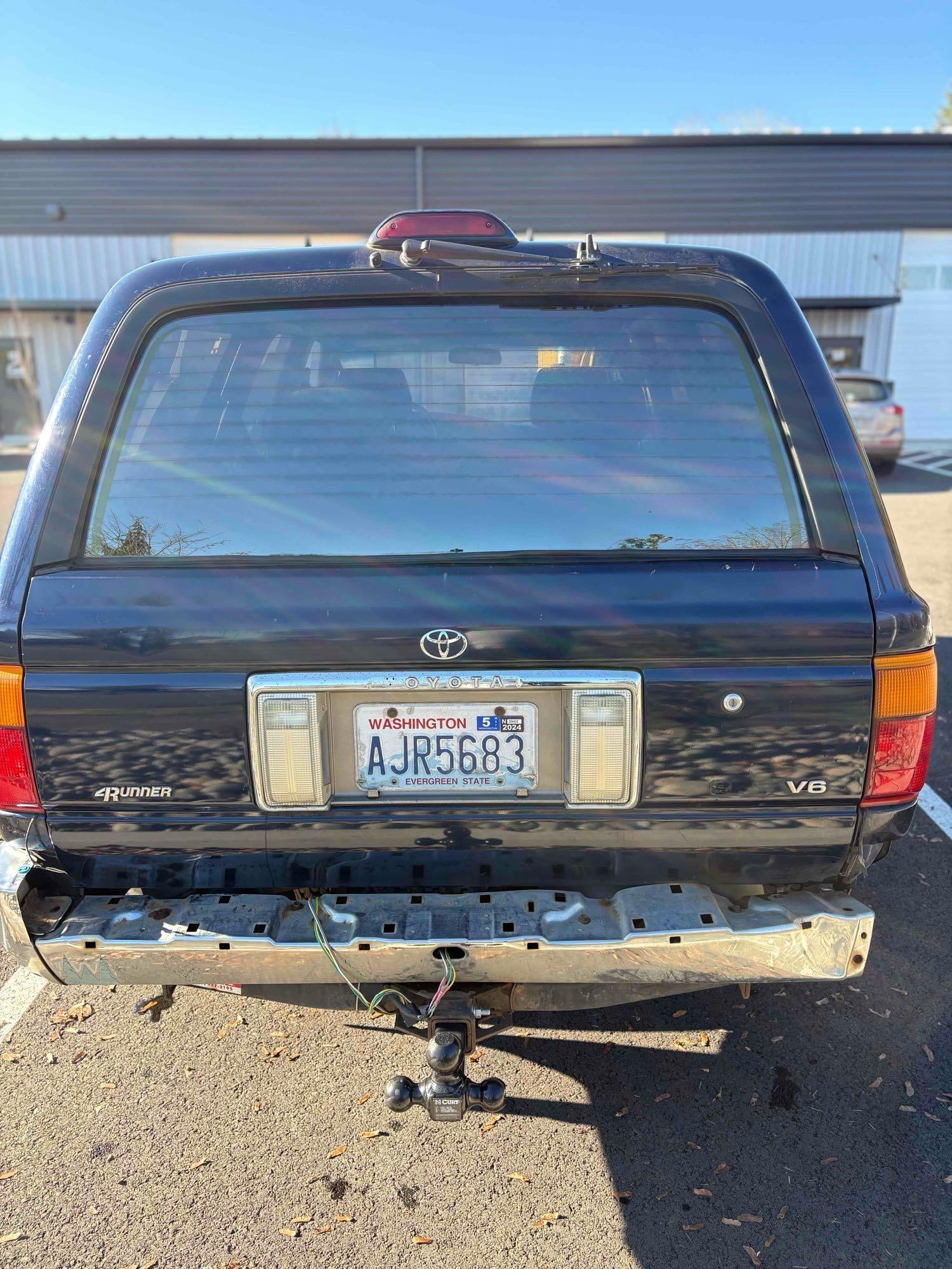 1995 Toyata 4Runner Limited 4Dr 3.0 V6 5sd manual Transmsion w/ 4Wheel Dr 147,585 Miles - 3