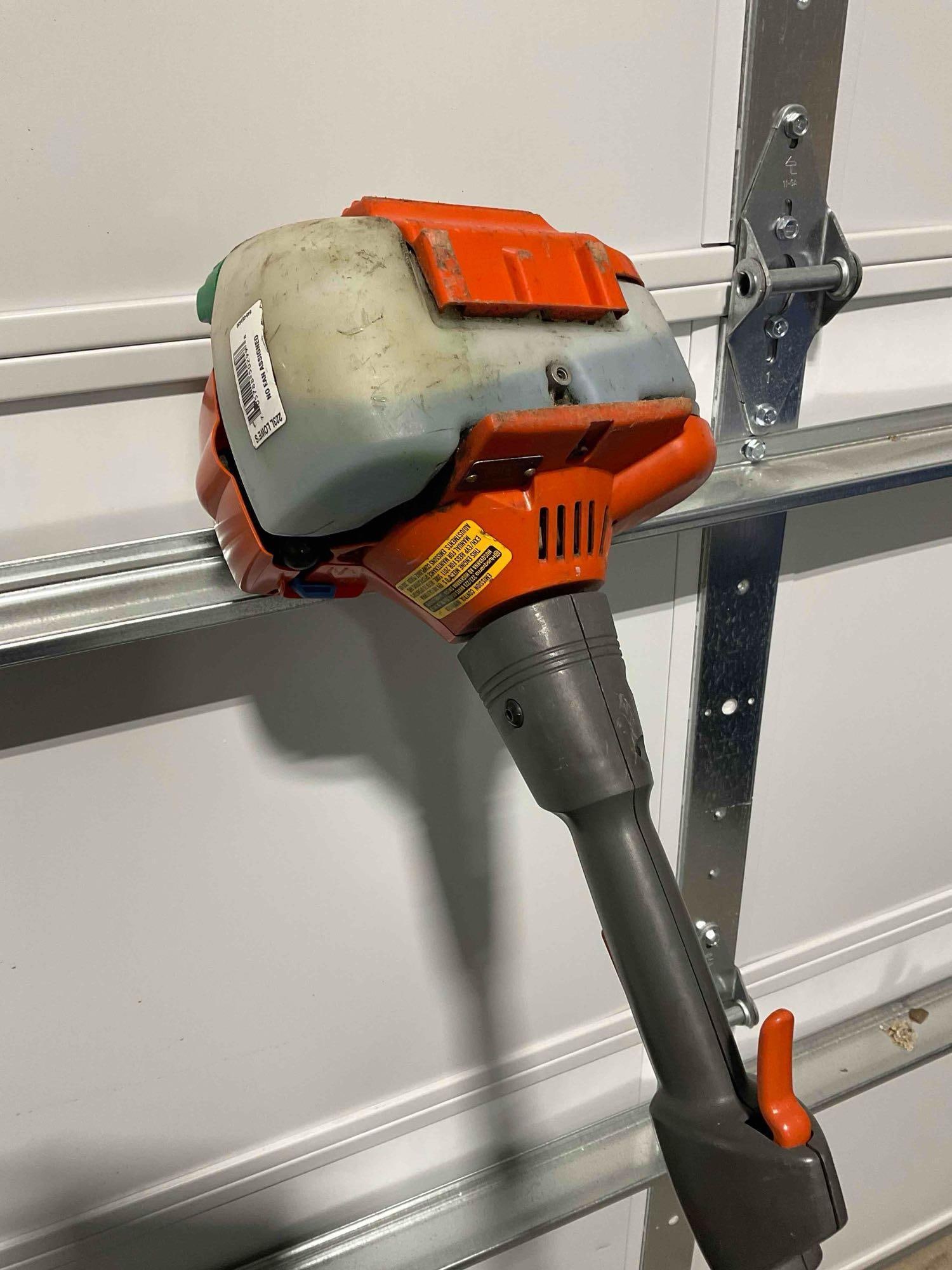 Husqvarna Gas Powered Weed Wacker Model No. 223L Tested and Working. - 4