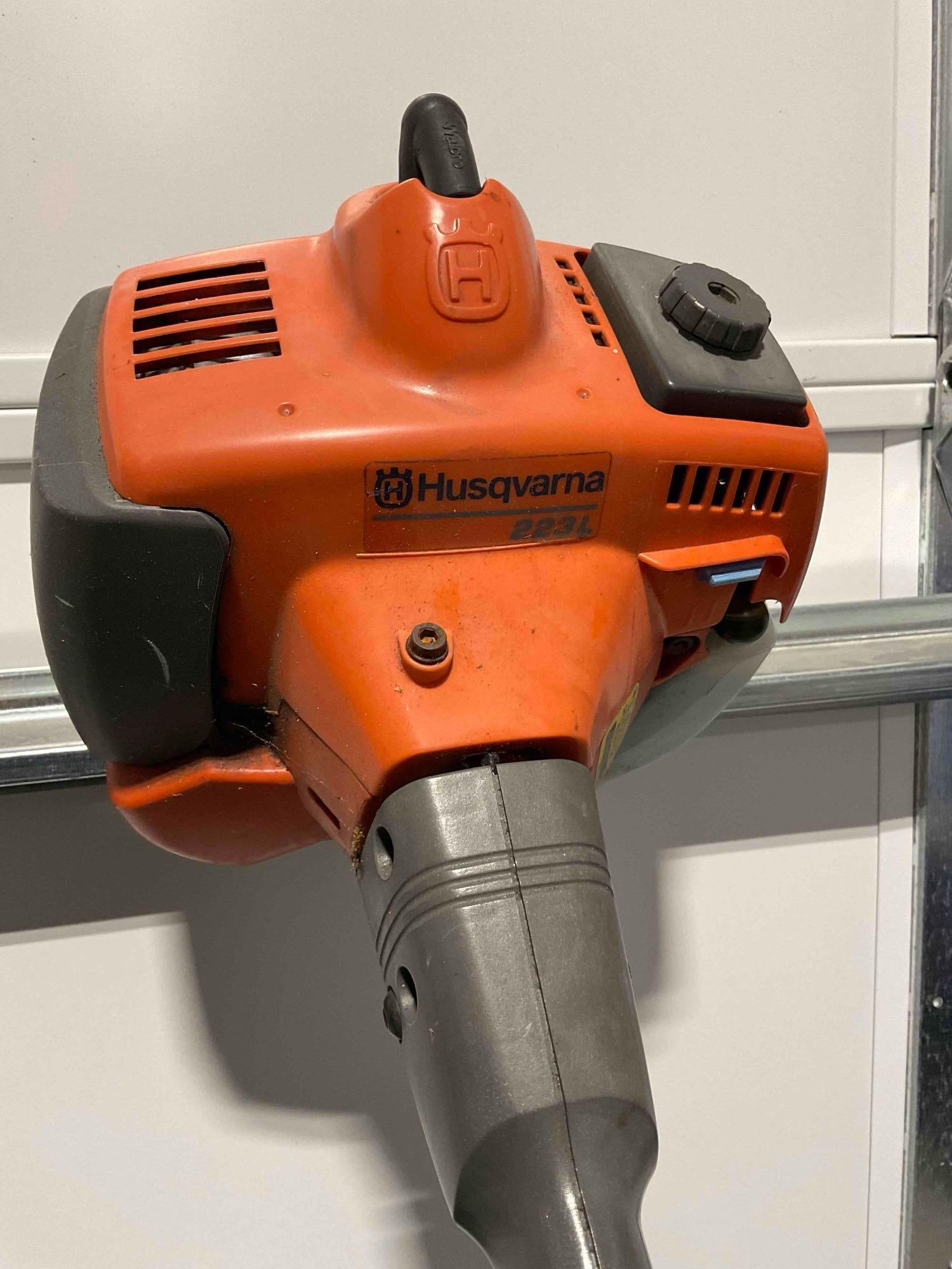 Husqvarna Gas Powered Weed Wacker Model No. 223L Tested and Working. - 6