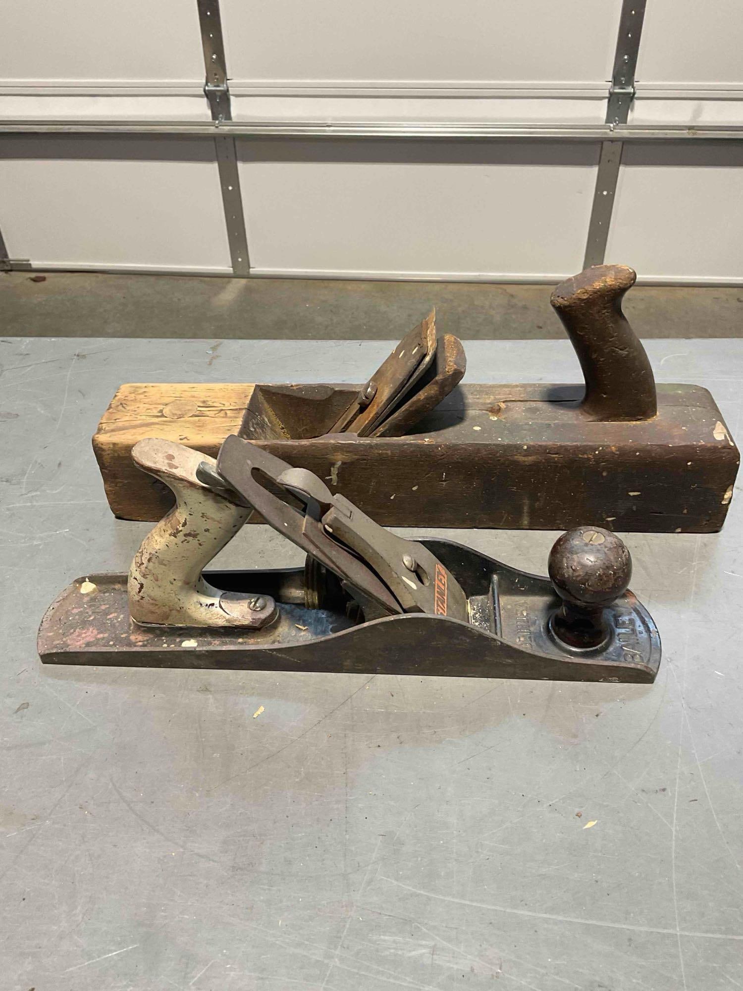 2x Large Wood Planes a Bailey with a Stanley Blade Adjuster and a Vintage Block Plane. (1 of 5)