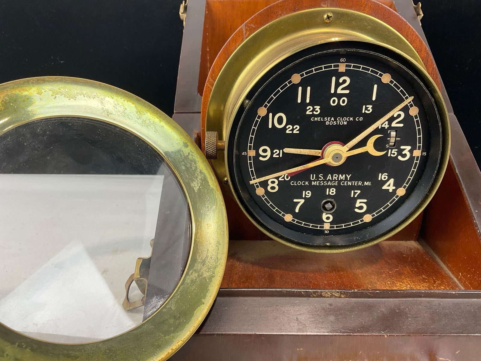 Chelsea Clock Co. US Army Clock Message Center Mark 1 Deck Clock in Original Wood Carrying Case - 3
