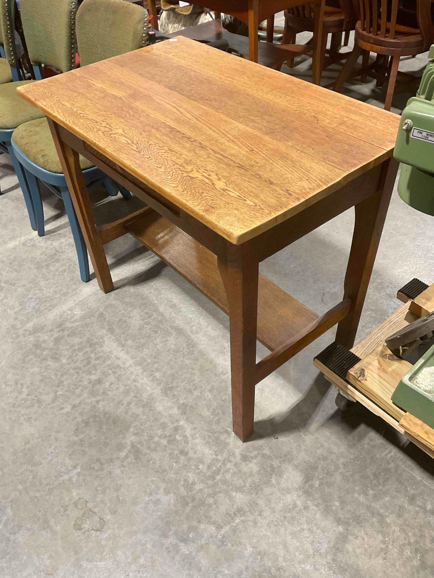 Handsome Antique Mission Style Oak Table or Writing Desk w/ 1 Drawer & Gorgeous Grain. - 2