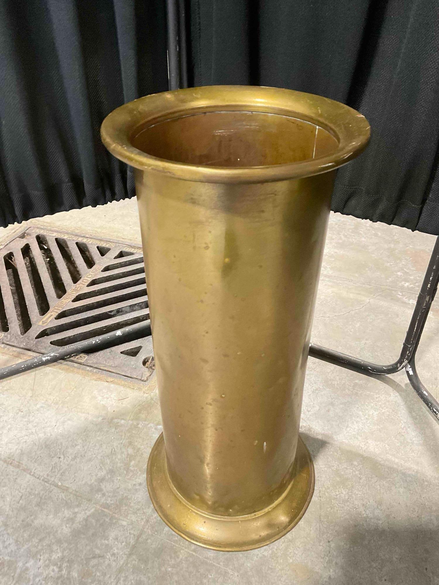 Vintage Brass Umbrella Stand. Very Good Condition. Measures 10" x 10" x 23" See pics. - 4