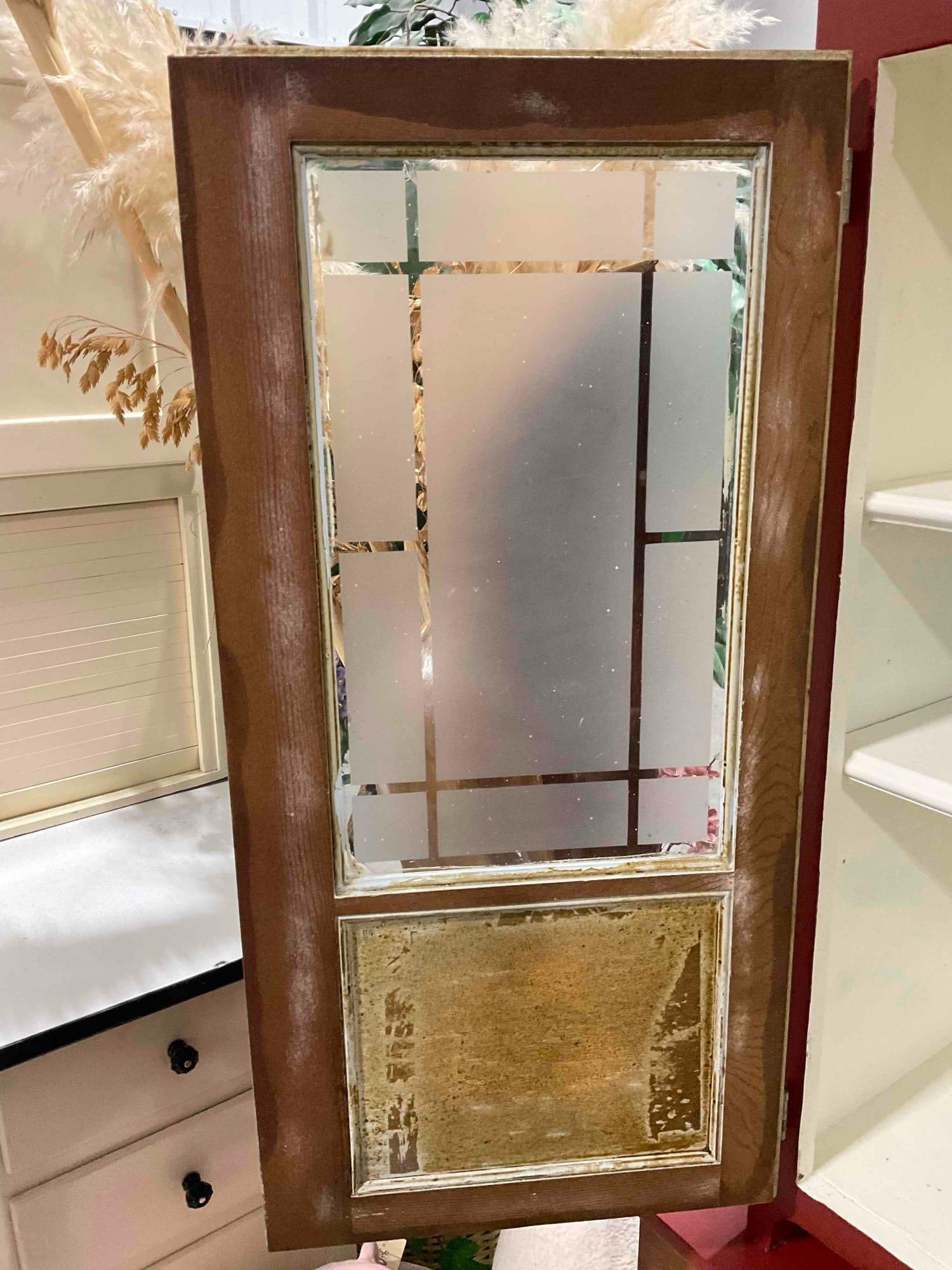 Vintage Primitive Built-In Furniture Co. 2-Tier Red Painted Kitchen Hutch. Very Good Condition. - 7