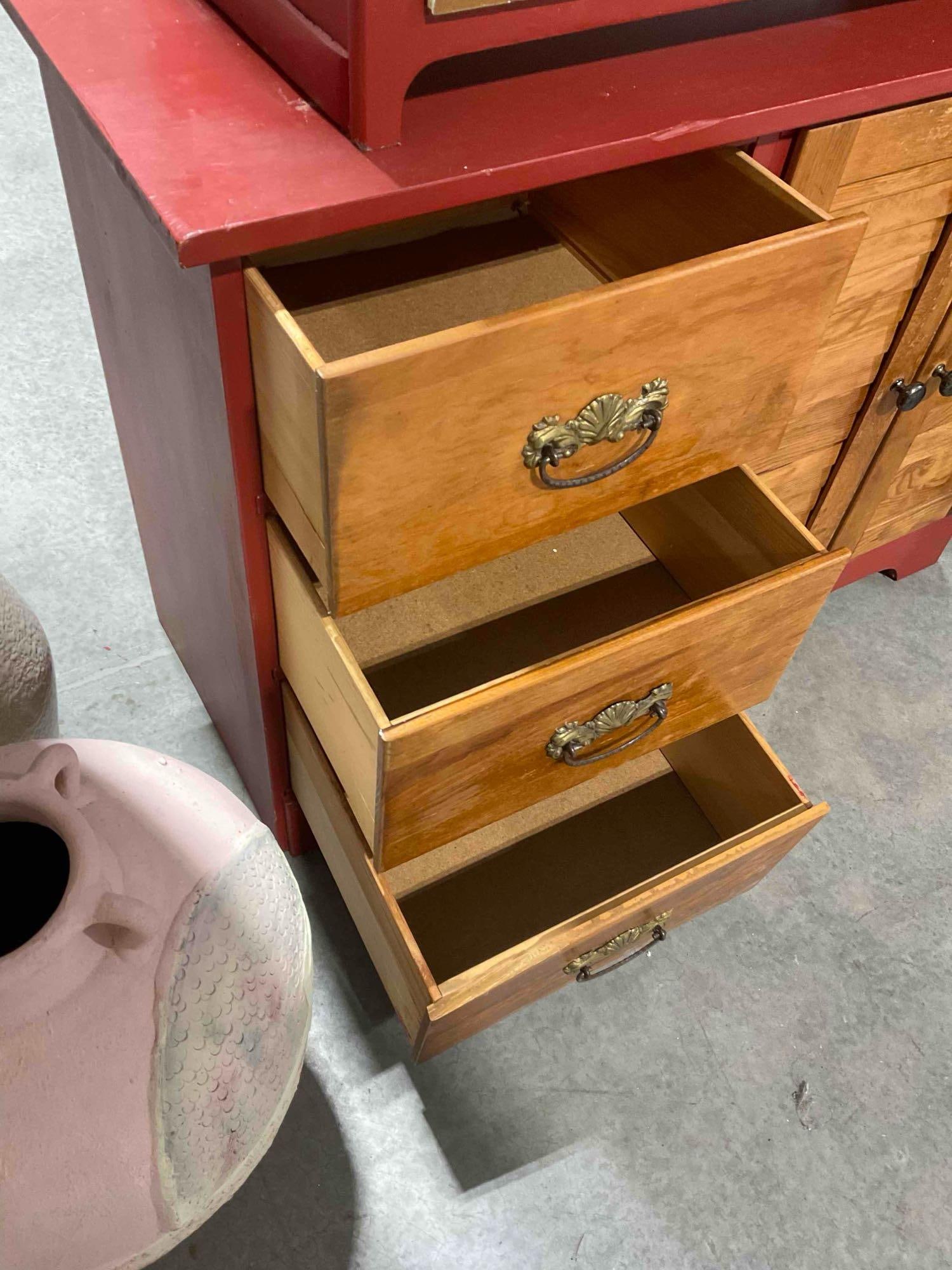 Vintage Primitive Built-In Furniture Co. 2-Tier Red Painted Kitchen Hutch. Very Good Condition. - 9