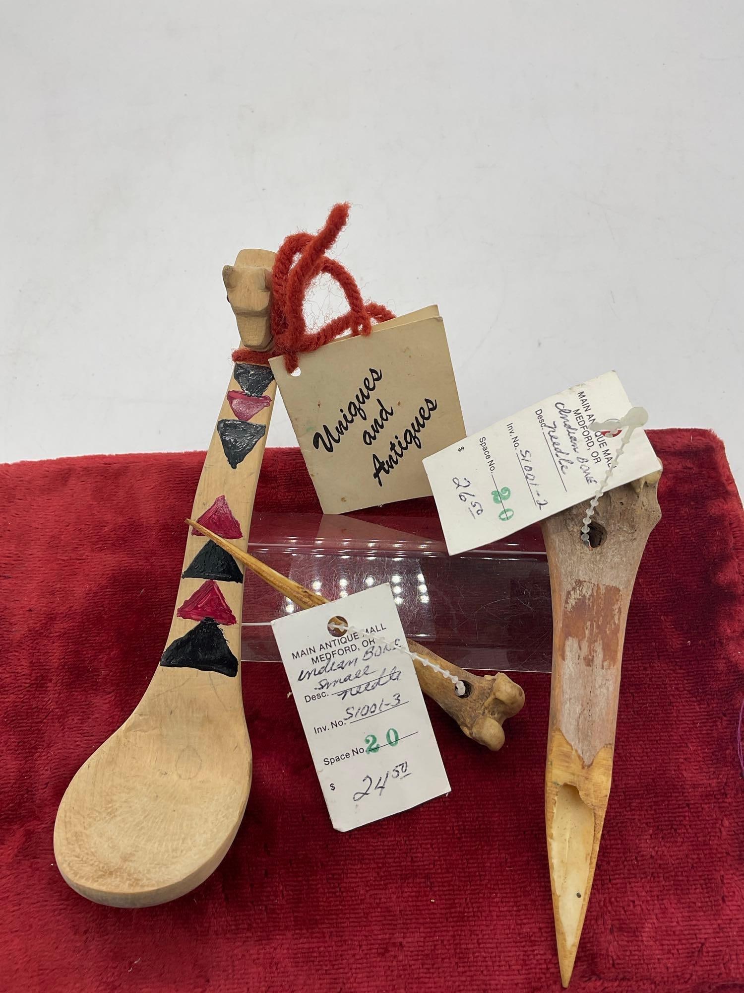 2x Antique Native American Small animal bone Needles for sewing & vintage hand carved Clam Spoon - 3