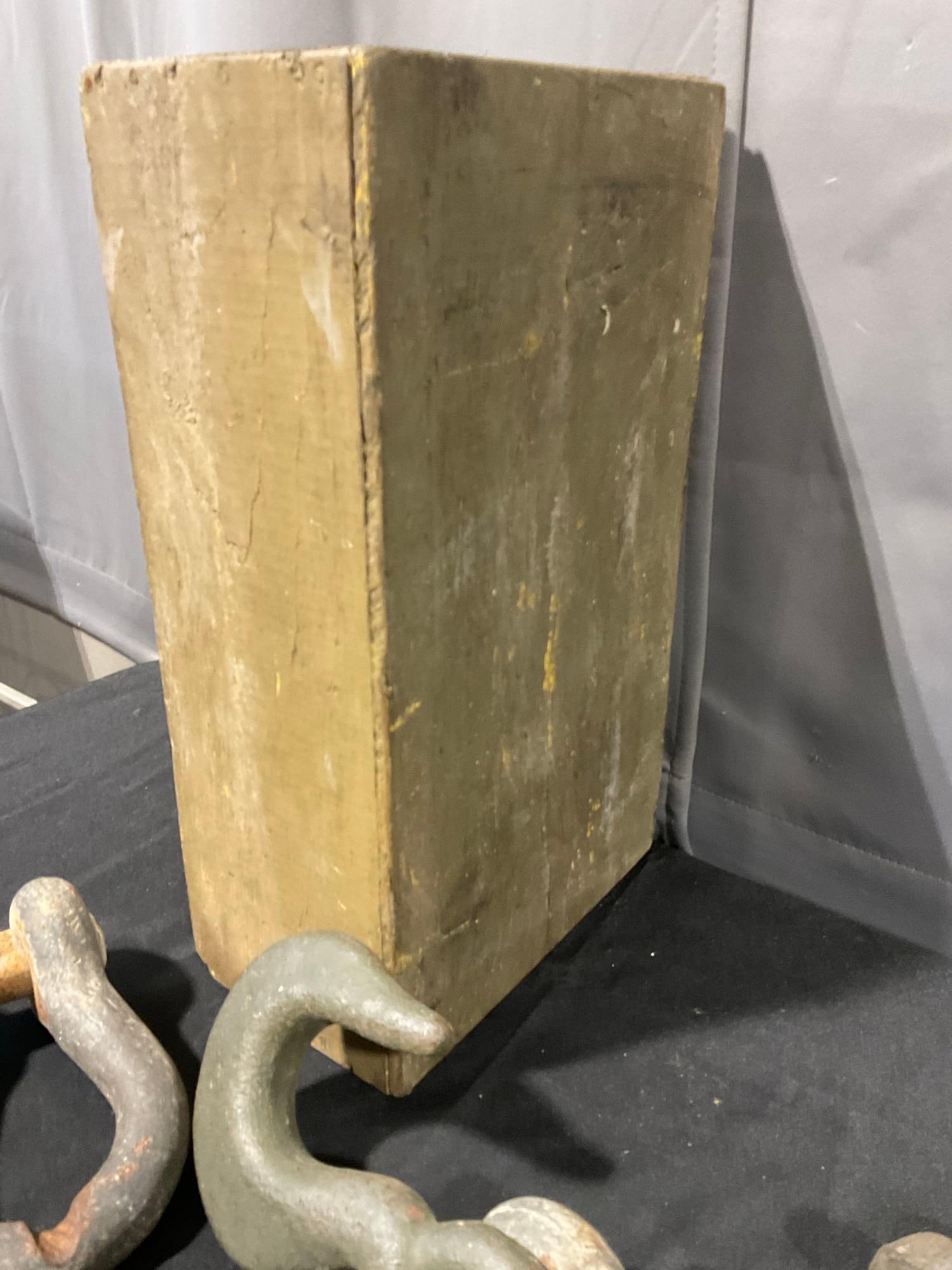 3 Cast Screw Pin Anchor Shackles, Hook, and vintage wooden box - 5