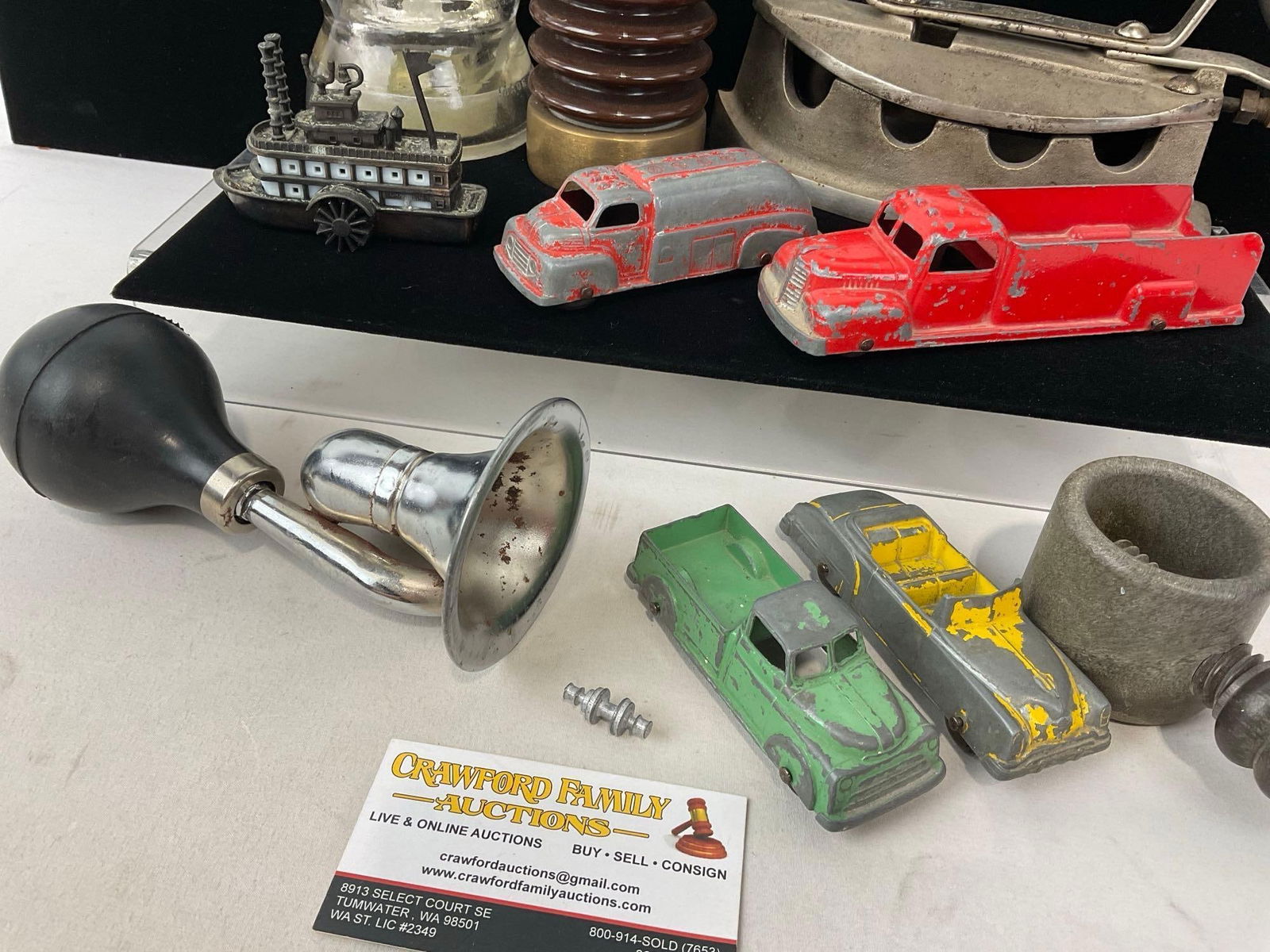 Antique Royal Model D Self Heating Sad Iron, 2 Insulators, Horn, & 4 Tootsietoy Diecast Cars - 3