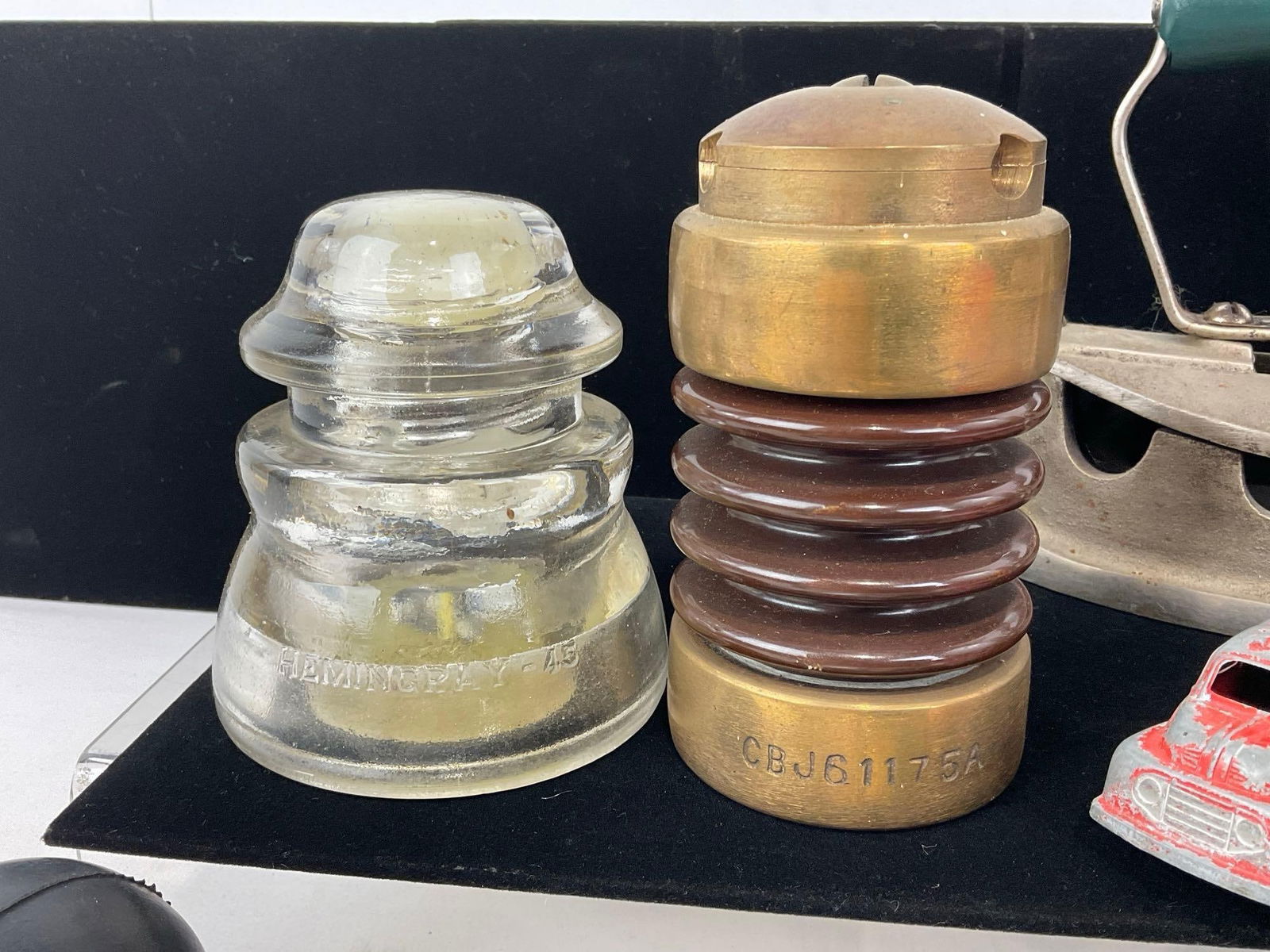 Antique Royal Model D Self Heating Sad Iron, 2 Insulators, Horn, & 4 Tootsietoy Diecast Cars - 4