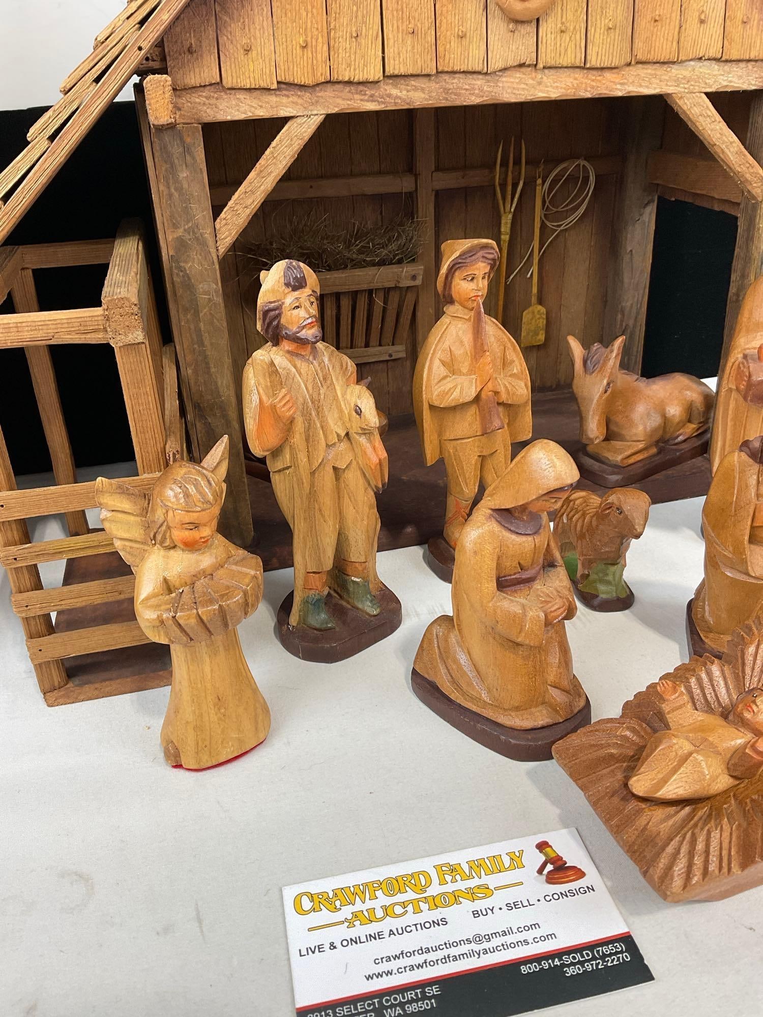Vintage Nativity in Case, Carved Wooden Biblical Characters, & Barn Animals & Wooden Barn - 3