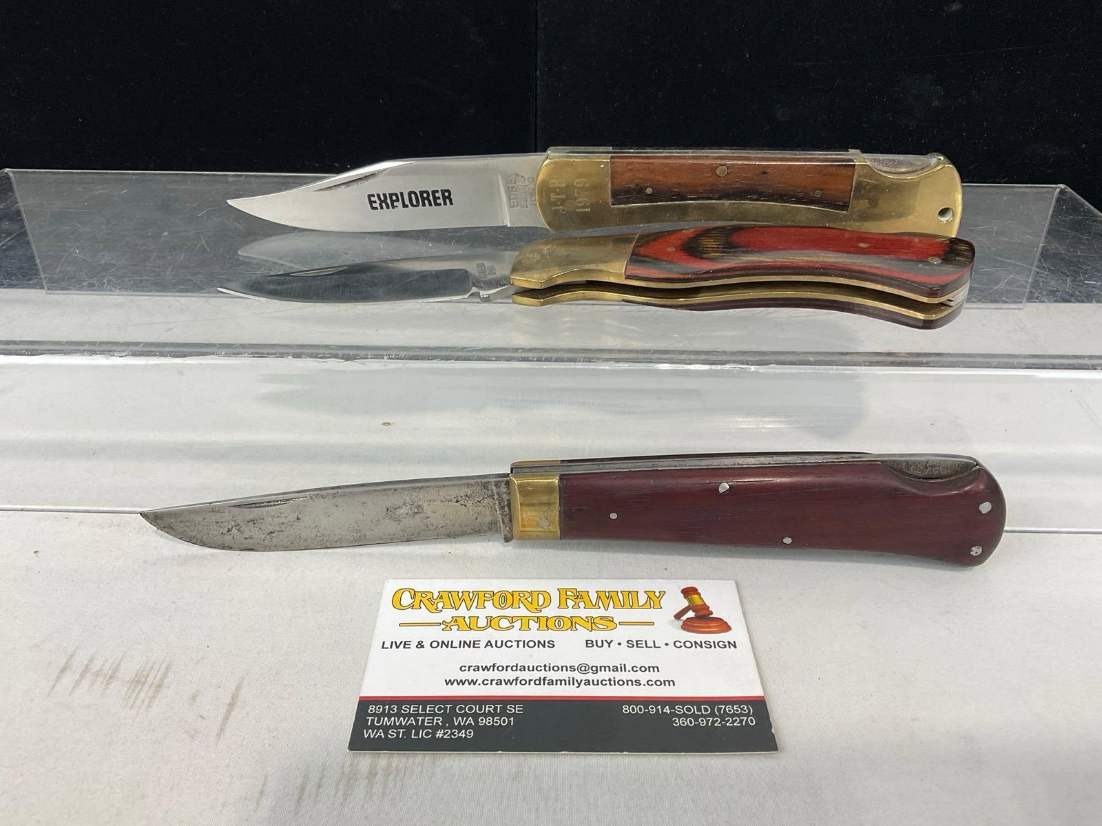 3 Folding Knives, Edgemark Explorer, & pair of Replicas, Kershaw & Ka-Bar style: Appears to be in good shape. The piece measures approx 6h x 3w x 3d inches. See pics. E-5360 