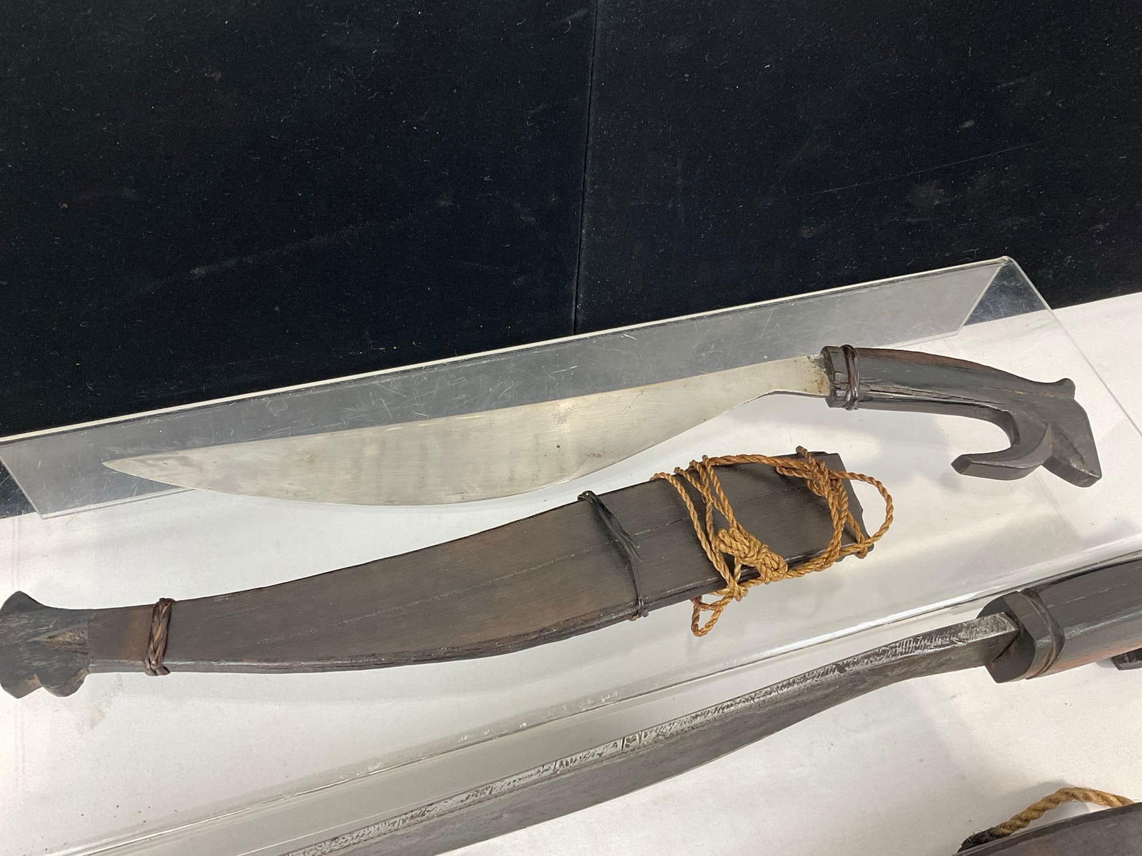 Pair of Philippine Barong Swords/Knives, Wooden Sheaths, some wear can be seen - 2