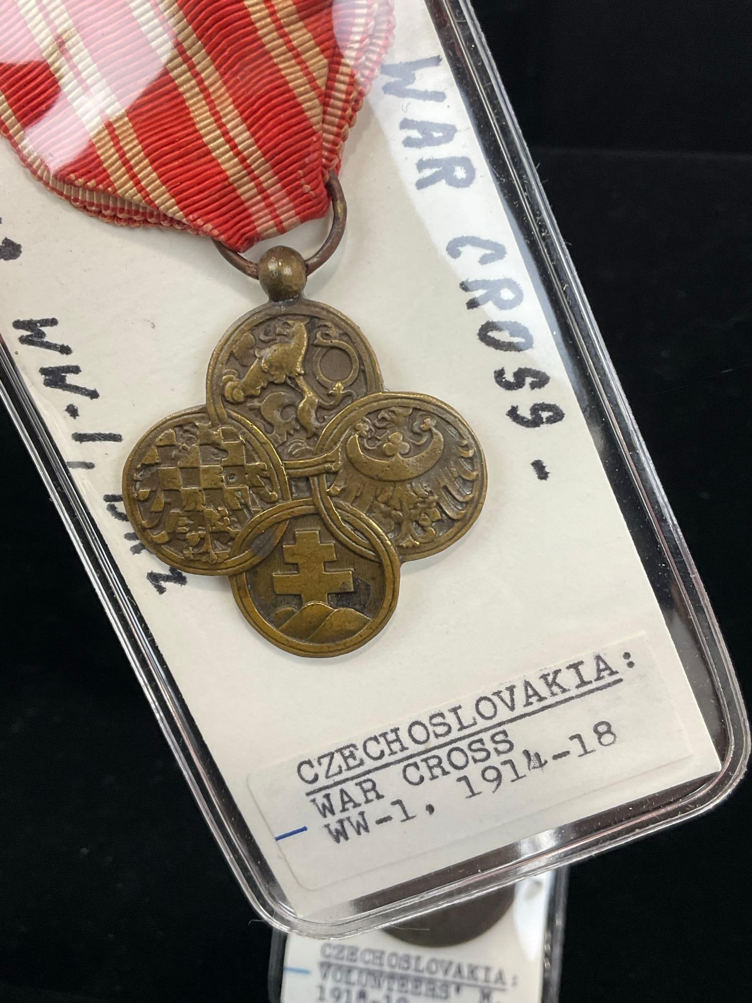 2 Czechoslovakian Medals, War Cross WW1 1914-18 & Volunteers Medal 1918-19 - 2