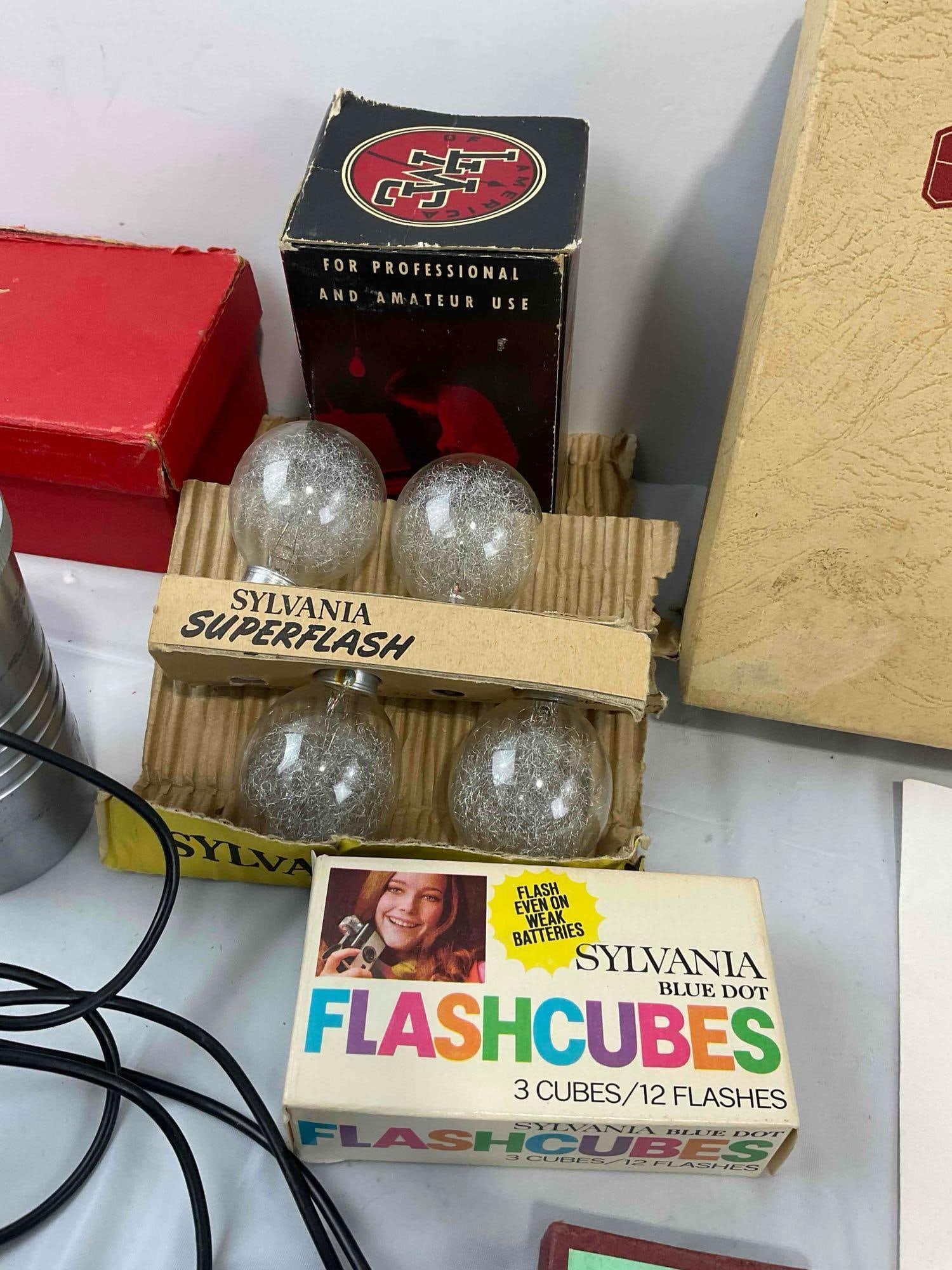 18 pcs Vintage Photography & Film Collection, incl. Argus, Zeiss Ikon, Leitz, Airequipt & More! - 4