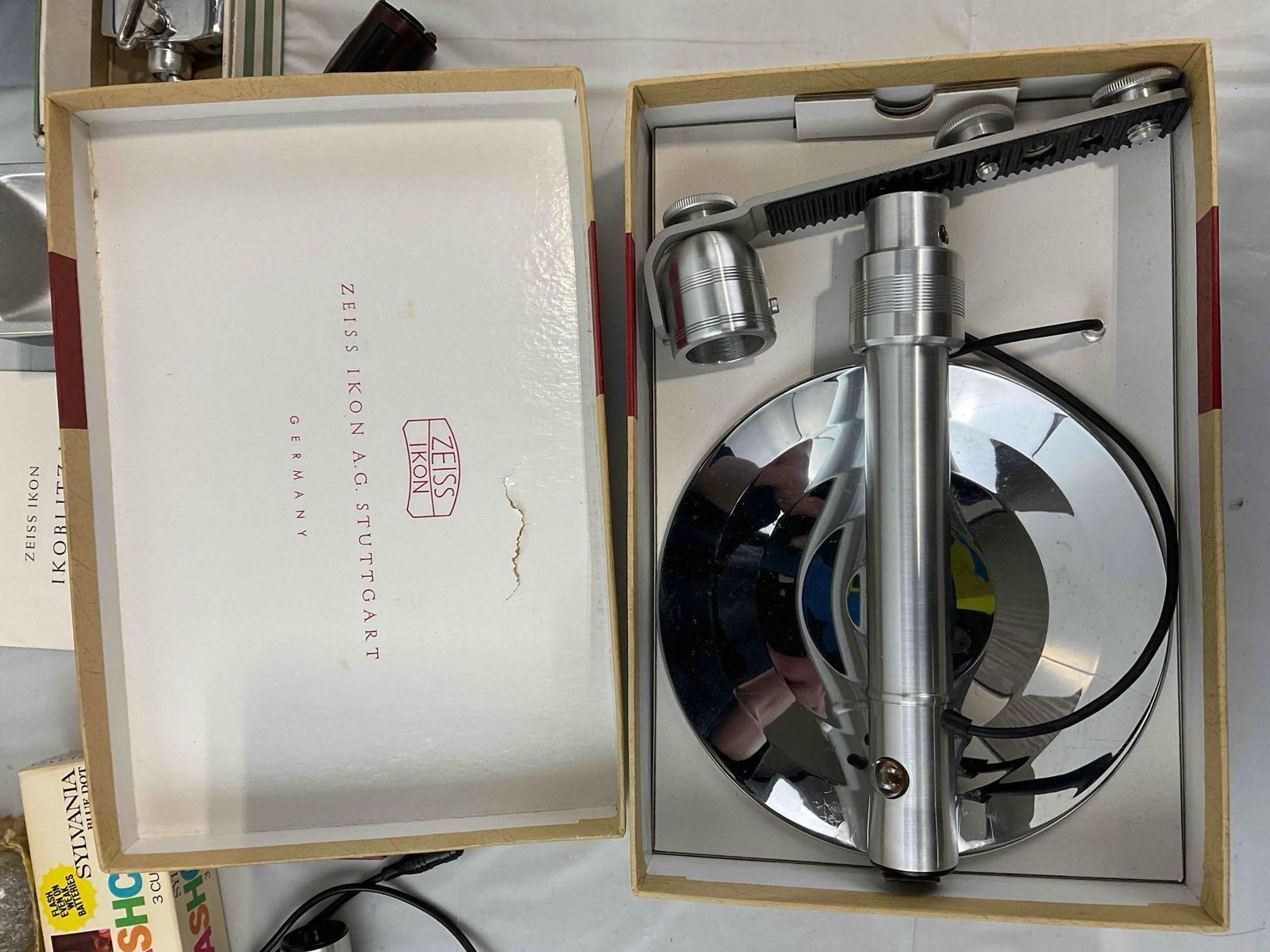 18 pcs Vintage Photography & Film Collection, incl. Argus, Zeiss Ikon, Leitz, Airequipt & More! - 8