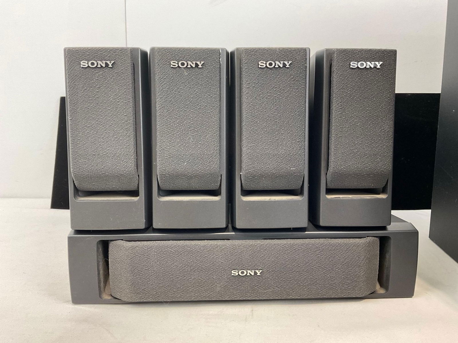 Sony , 5.1 4 Surround Sound System, model SA-W303 Active Super Woofer + 5 speakers w/original box - 2