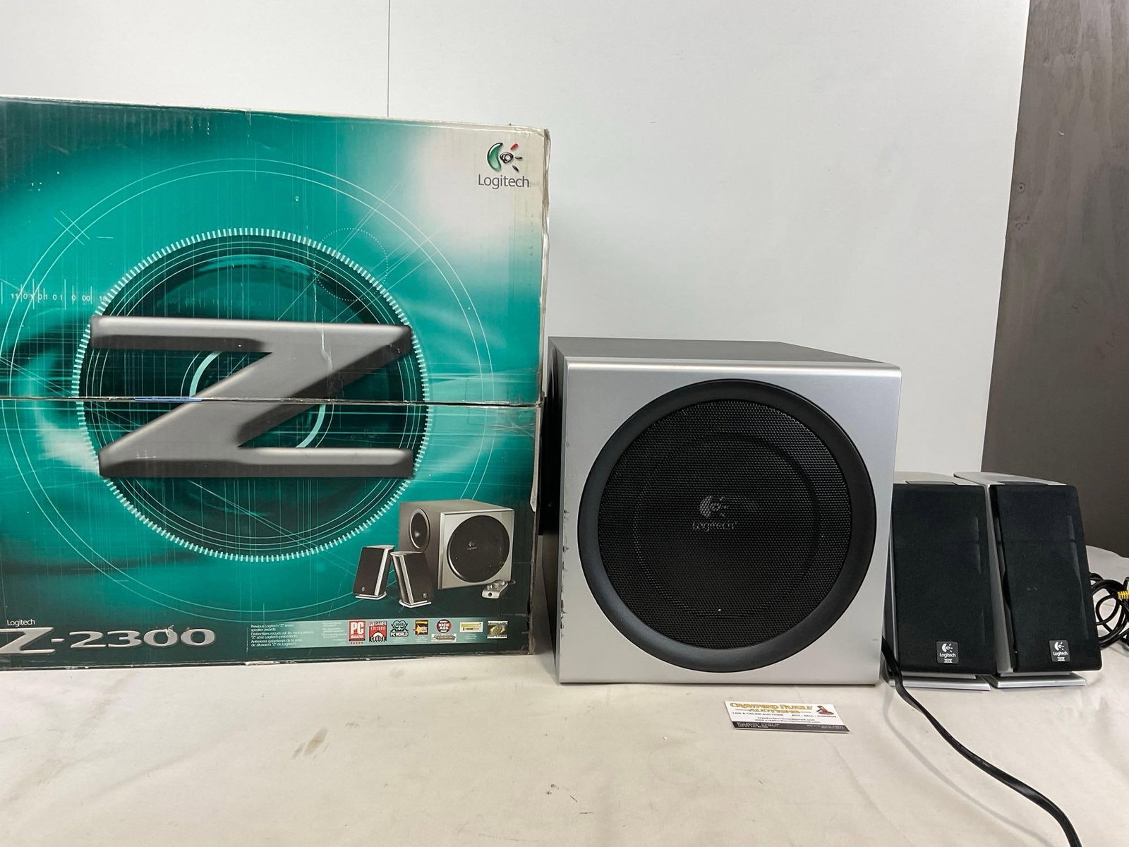 Logitech Z2300 Sub & Pair of Speakers, w/ box, missing wired remote, tested & works (1 of 5)