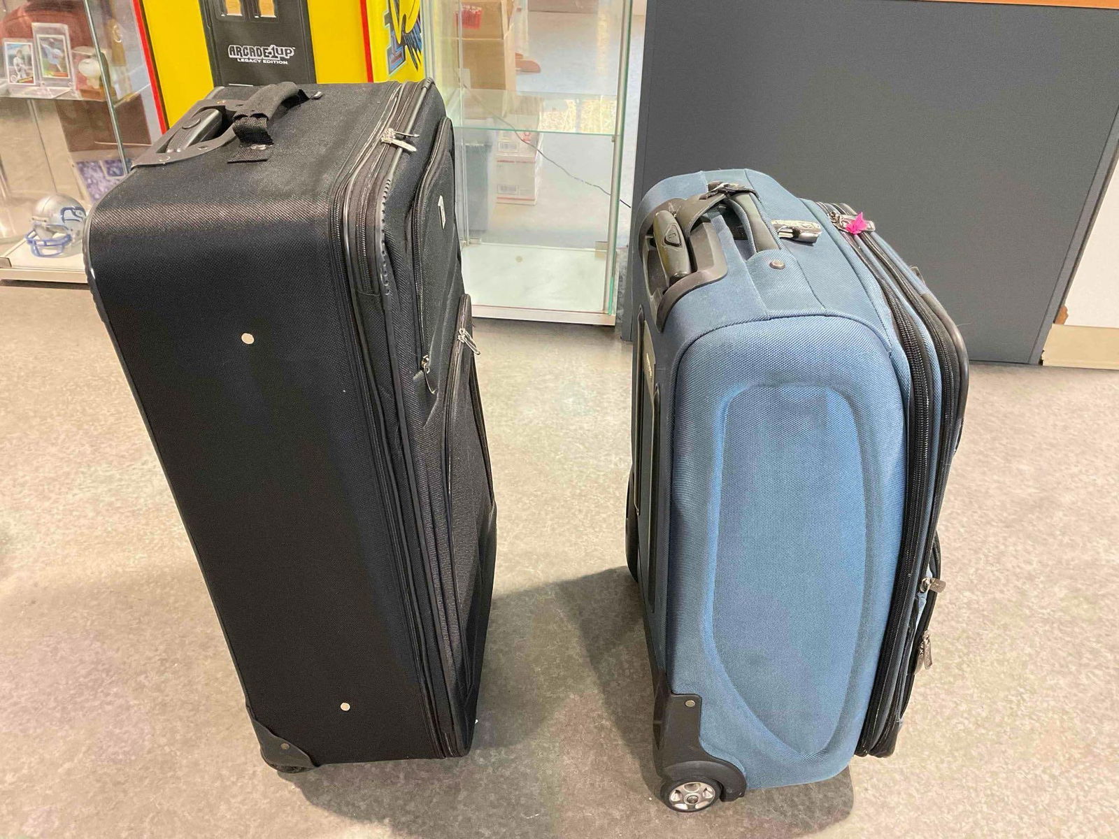 2 pcs Canvas Fabric Rolling Luggage Suitcases, Blue Kenneth Cole Reaction & Black Protege. - 5