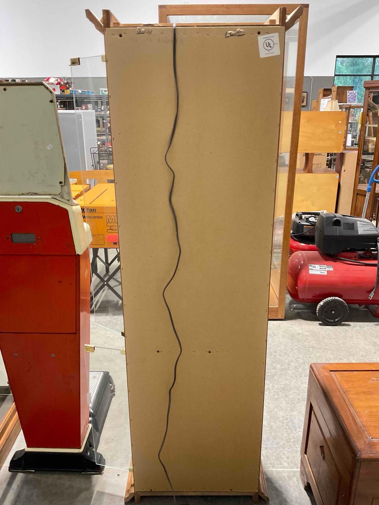 Vintage Lighted Wood & Glass Display Case w/ Mirrored Back & 1 Shelf. As Is Condition. See pics. - 8