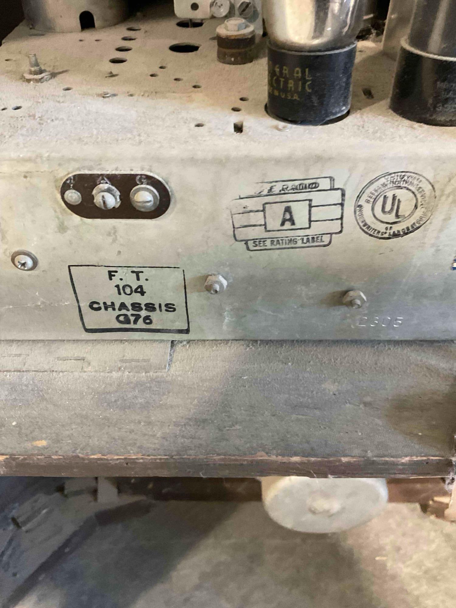 Vintage General Electric Floor Tube Radio Model G-76. Untested. See pics. - 7