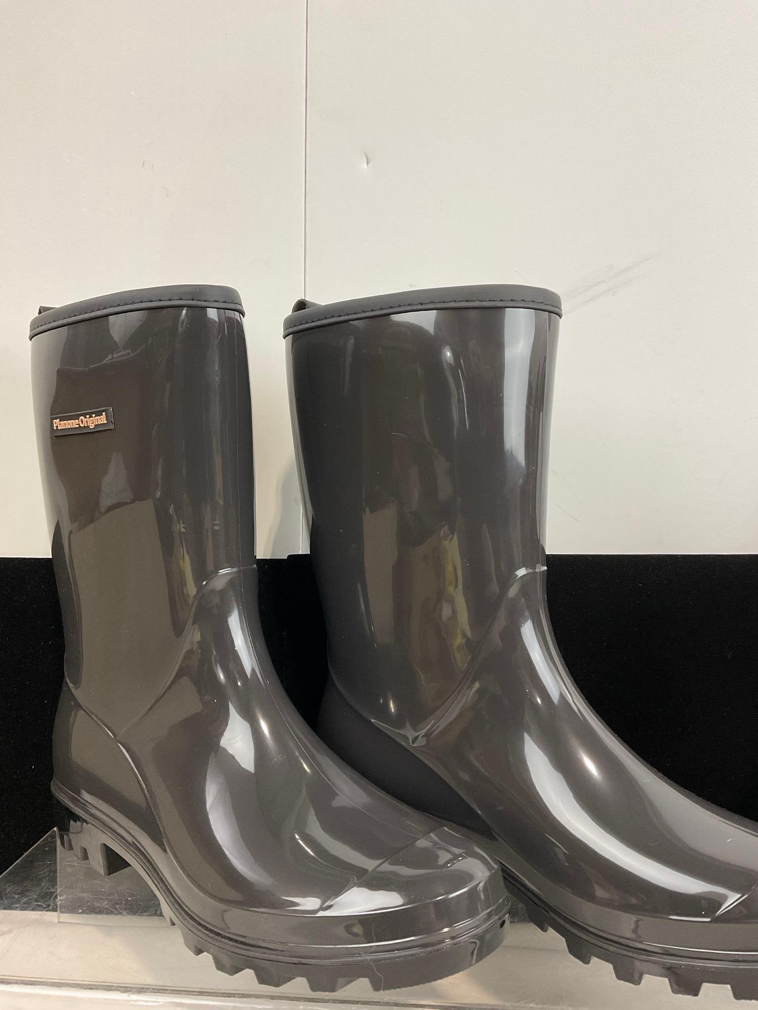 Pair of Shoes in Box, Jennifer Lopez Size 6.5 & Planone Original Boots, EU size 37 - 3